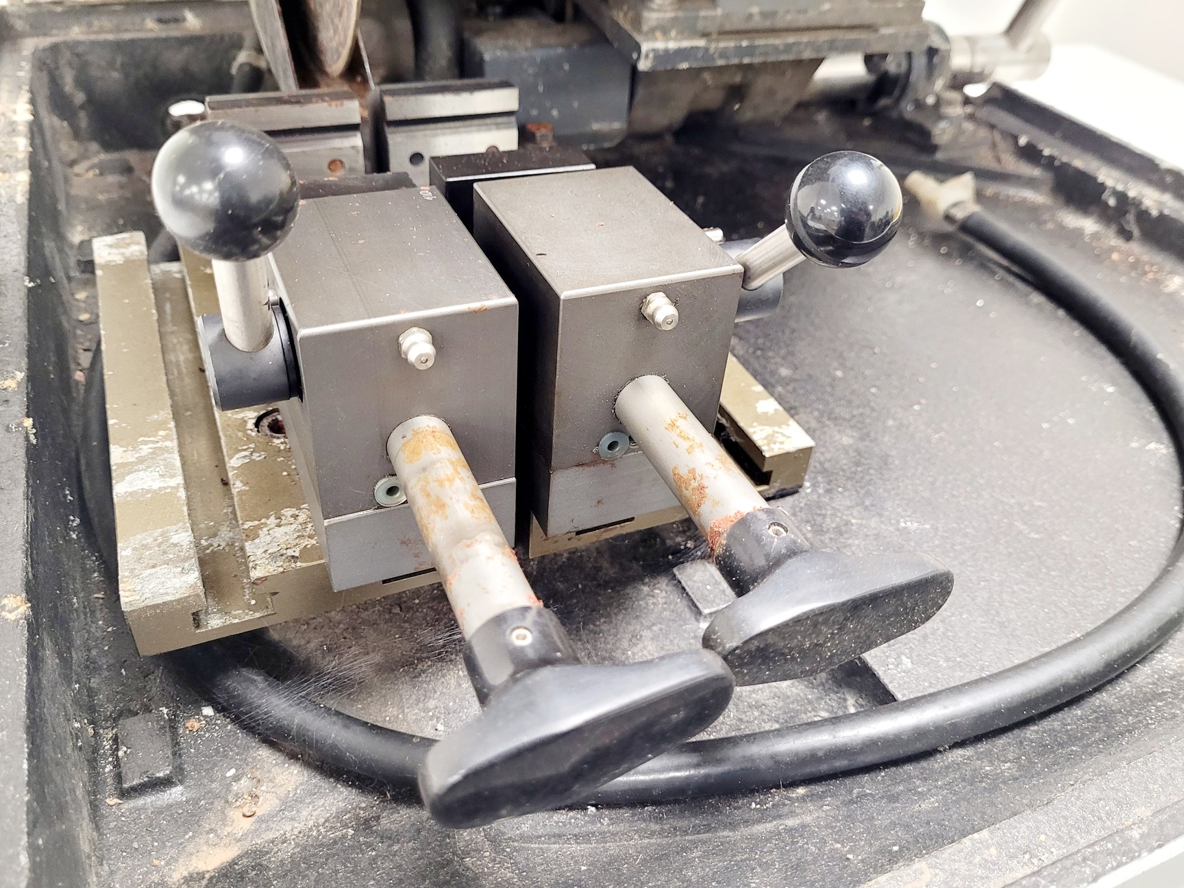 Image of Buehler Abrasimet 2 Abrasive Cutter