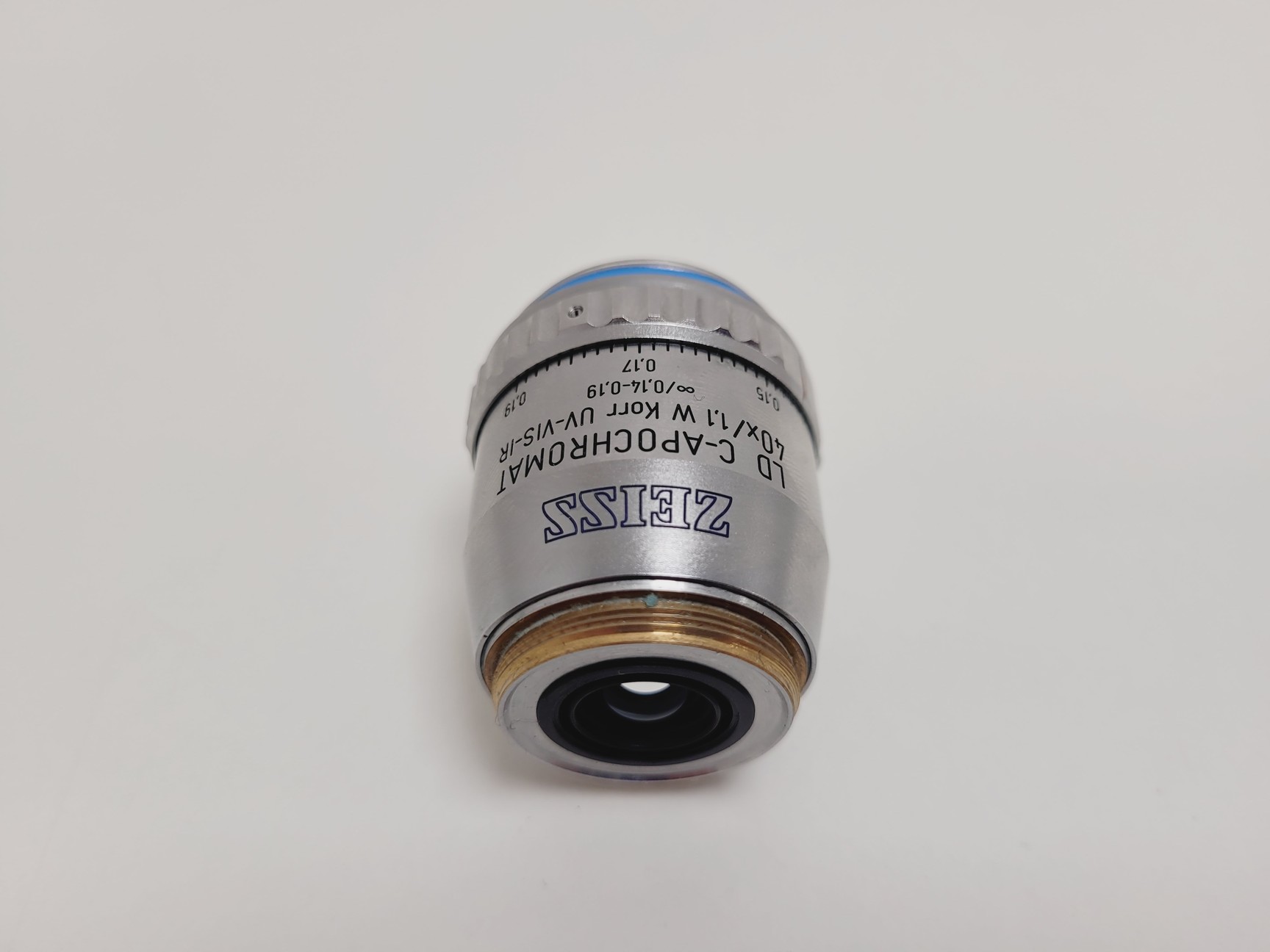 Image of Zeiss LD C-APOCHROMAT 40x/1,1 W Korr UV-VIS-IR ∞/0,14-0,19 421867-9970 Objective
