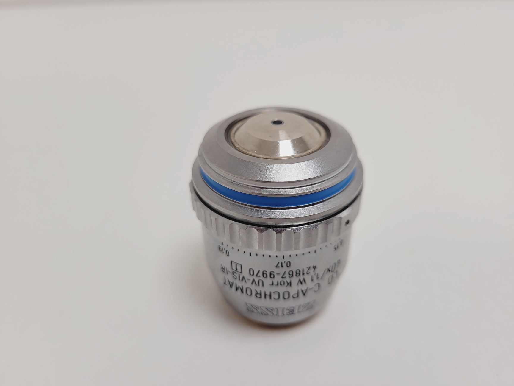Image of Zeiss LD C-APOCHROMAT 40x/1,1 W Korr UV-VIS-IR ∞/0,14-0,19 421867-9970 Objective