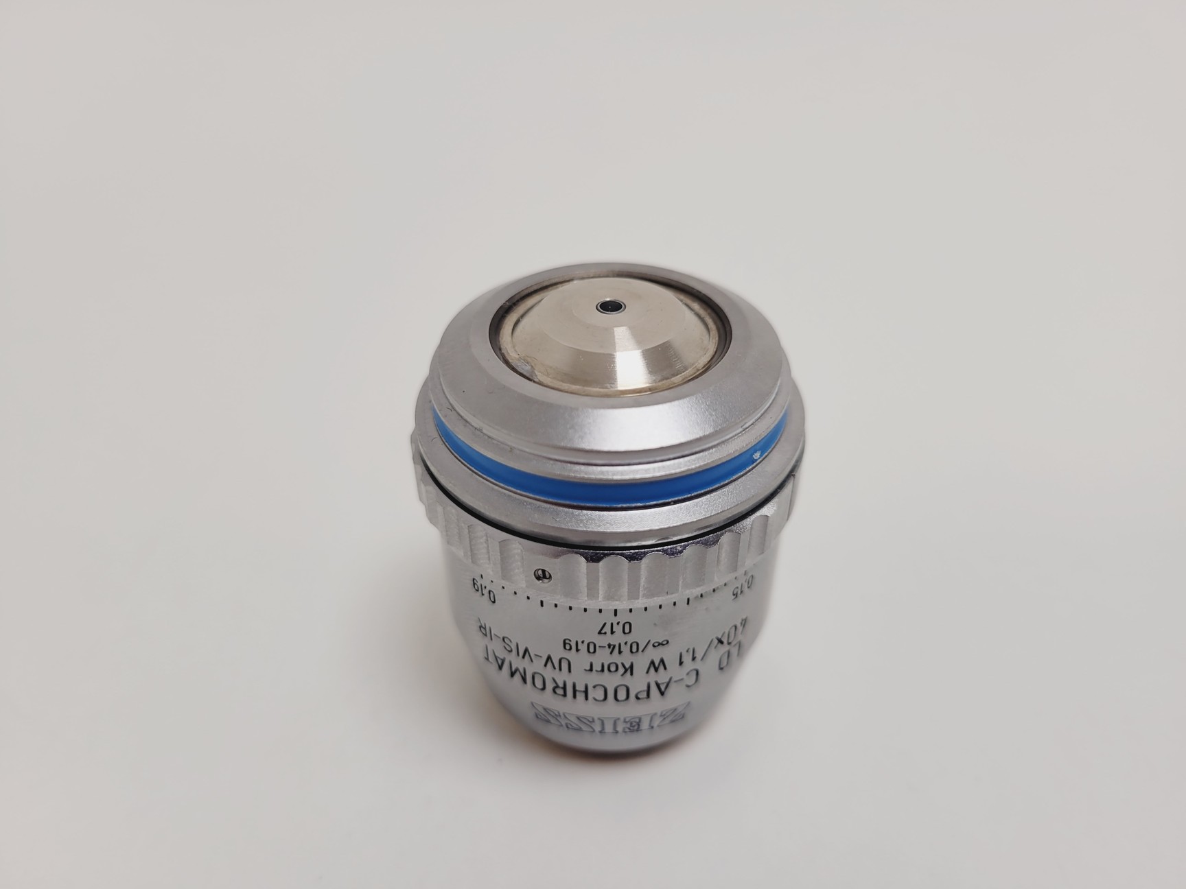 Image of Zeiss LD C-APOCHROMAT 40x/1,1 W Korr UV-VIS-IR ∞/0,14-0,19 421867-9970 Objective