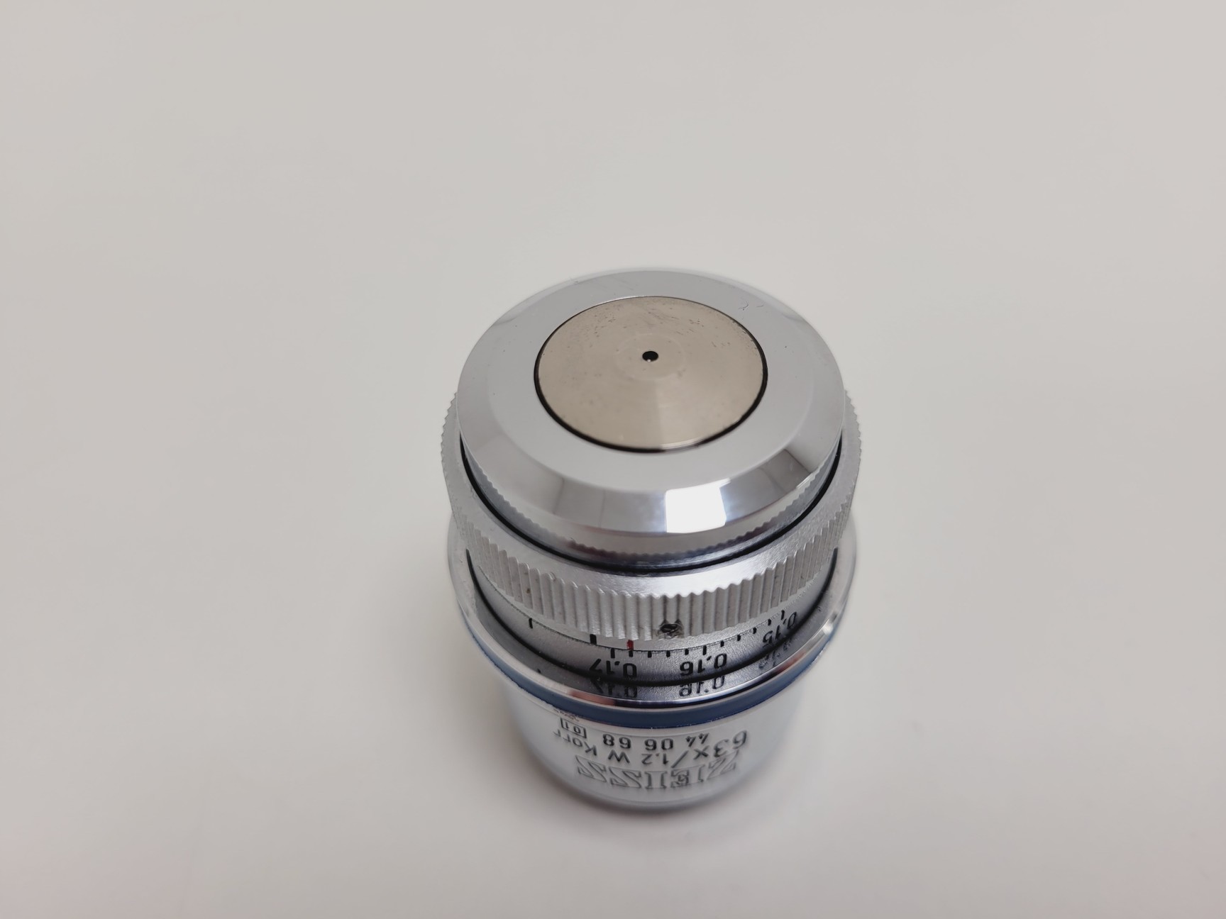 Image of Zeiss C-APOCHROMAT 63x/1,2 Korr ∞/0,15-0,17 440668-9901 Objective