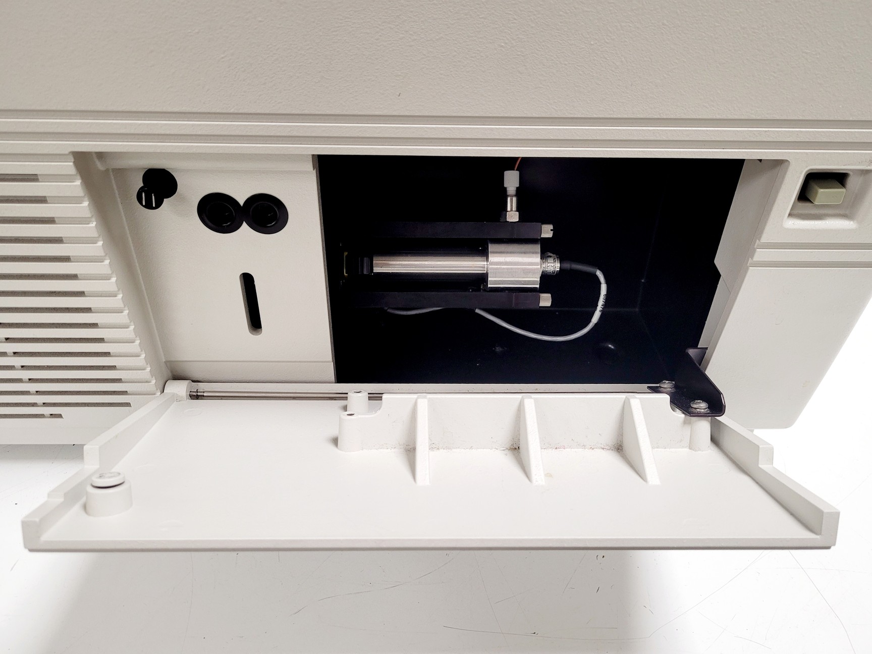 Image of Beckman Coulter CEQ 8000 Genetic Analysis System w/ PC & Software Lab