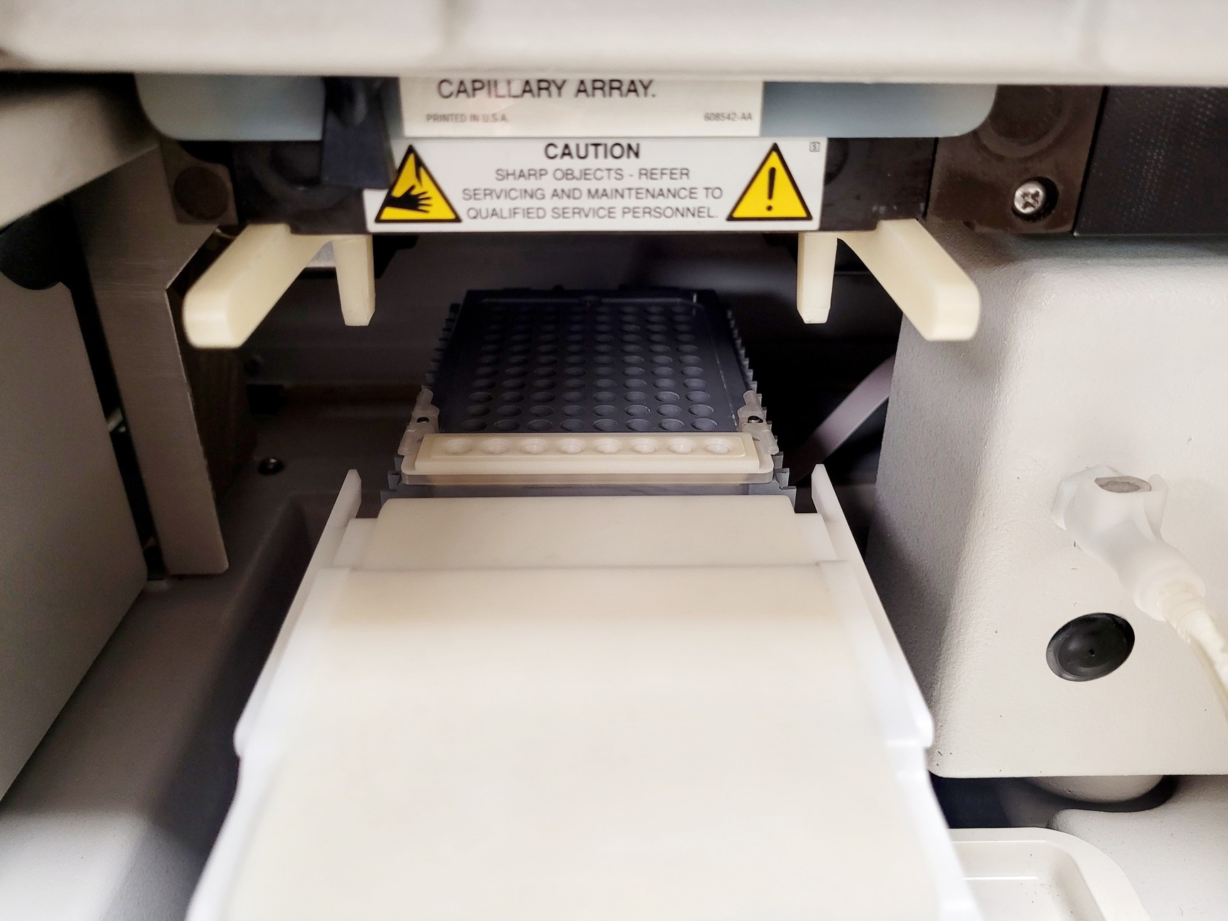 Image of Beckman Coulter CEQ 8000 Genetic Analysis System w/ PC & Software Lab
