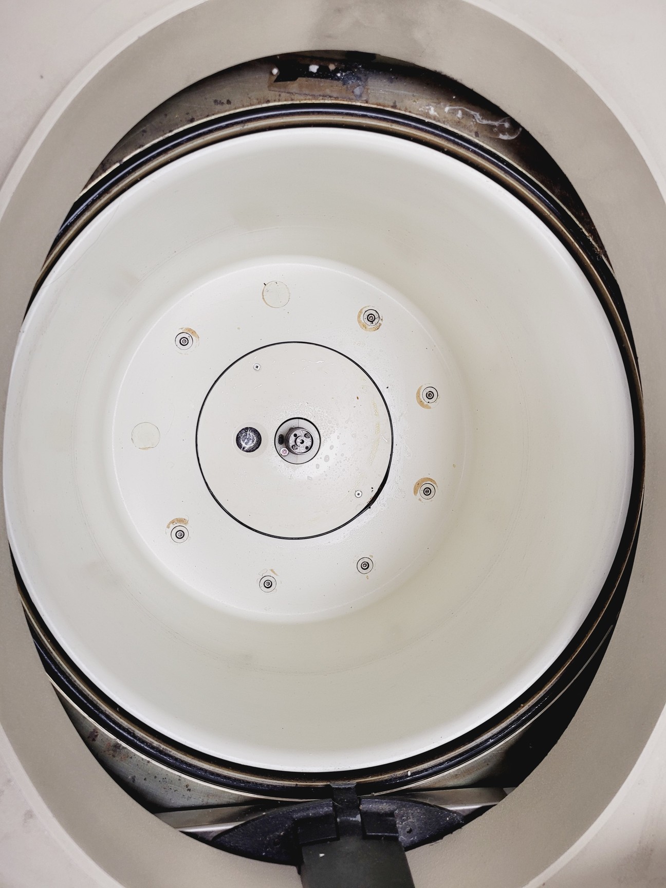 Image of Beckman Coulter Optima L80 Ultracentrifuge