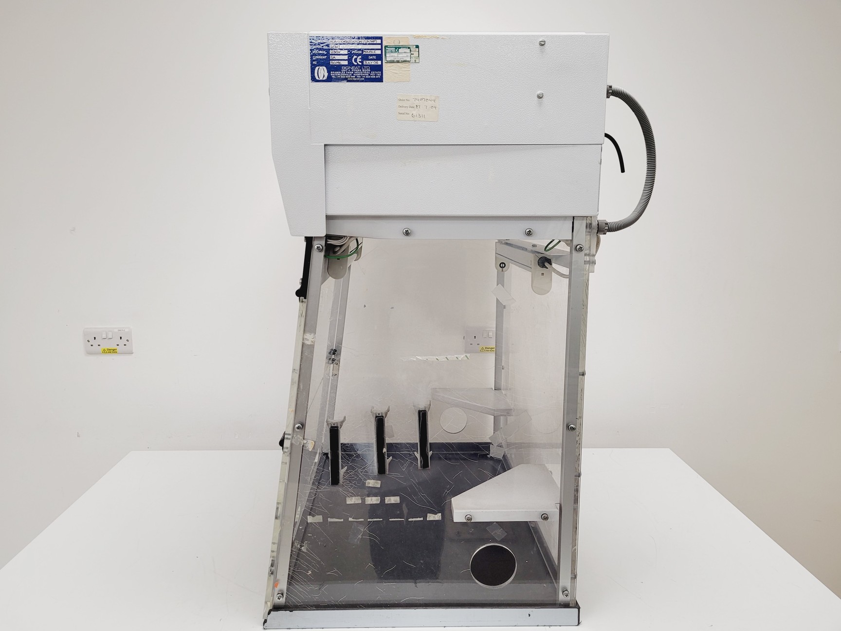 Image of Bigneat PCR Workstation (UV/HP) Lab