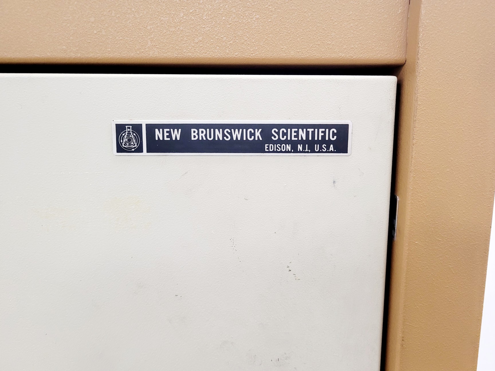 Image of New Brunswick Scientific G-26 Shaking Incubator Lab