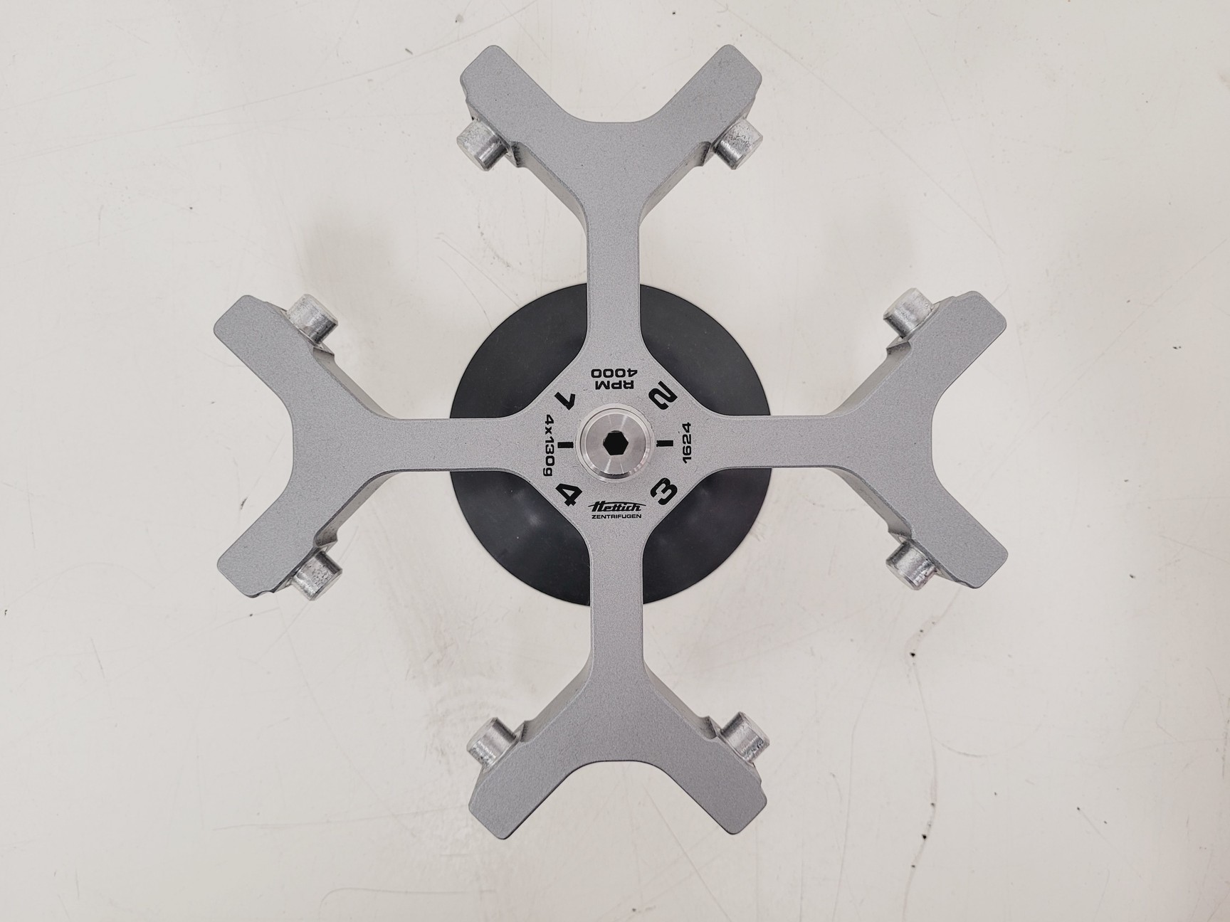 Image of Hettich Zentrifugen Universal 320 Benchtop Centrifuge