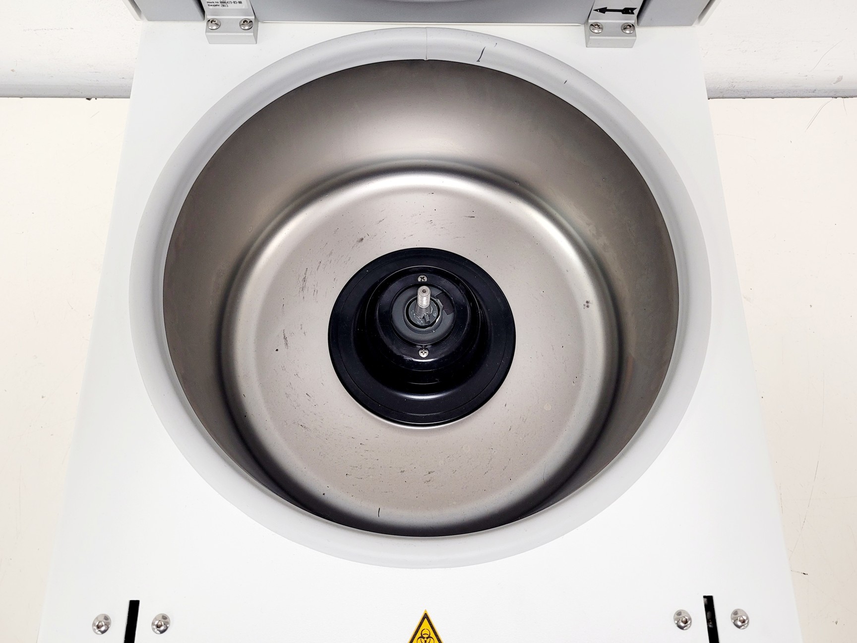 Image of Hettich Zentrifugen Universal 320 Benchtop Centrifuge