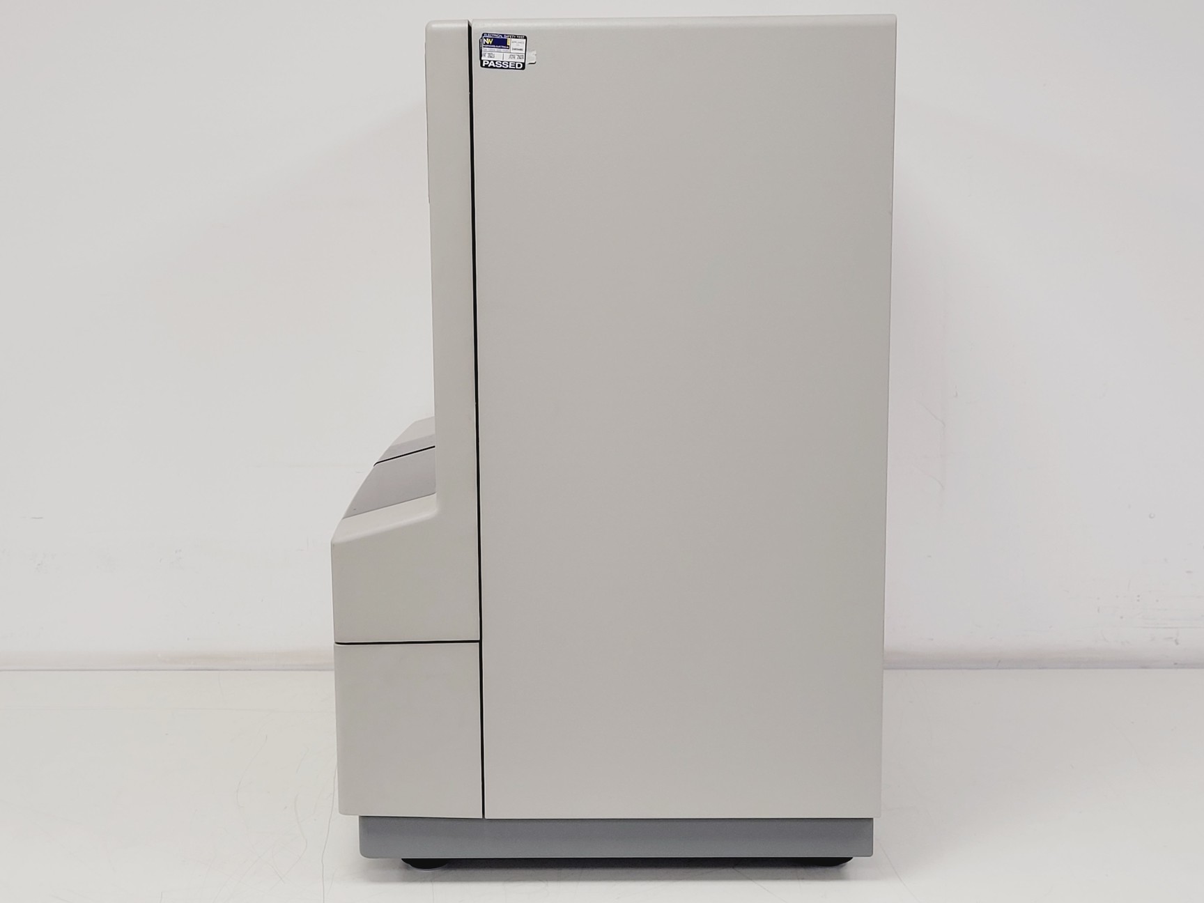 Image of Hitachi Applied Biosciences 3130 Genetic Analyser 628-0030 DNA Sequencer Lab