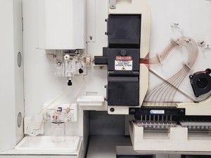 Thumbnail image of Hitachi Applied Biosciences 3130 Genetic Analyser 628-0030 DNA Sequencer Lab