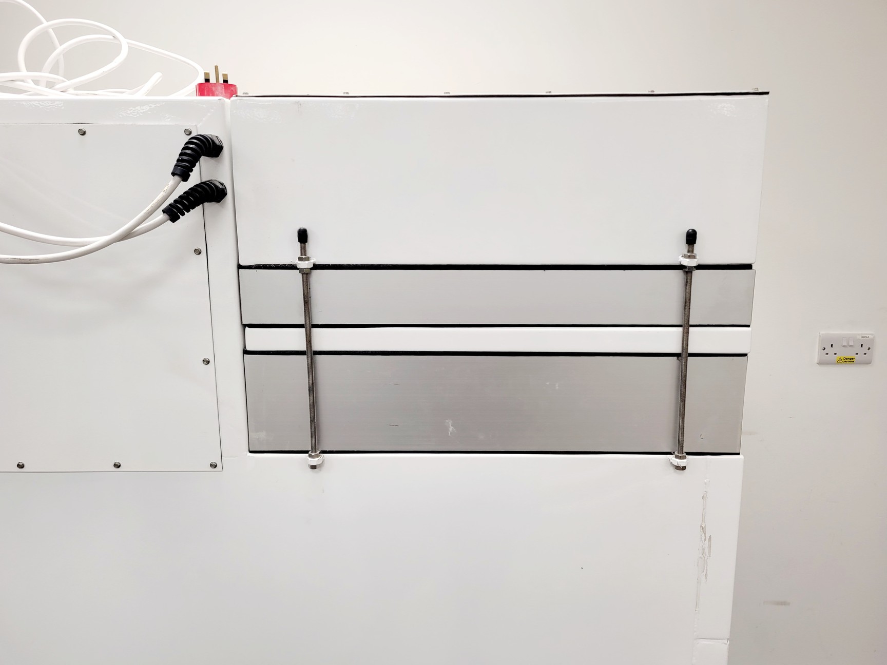 Image of Walker WALKCLII Class II Microbiological Safety Cabinet Lab