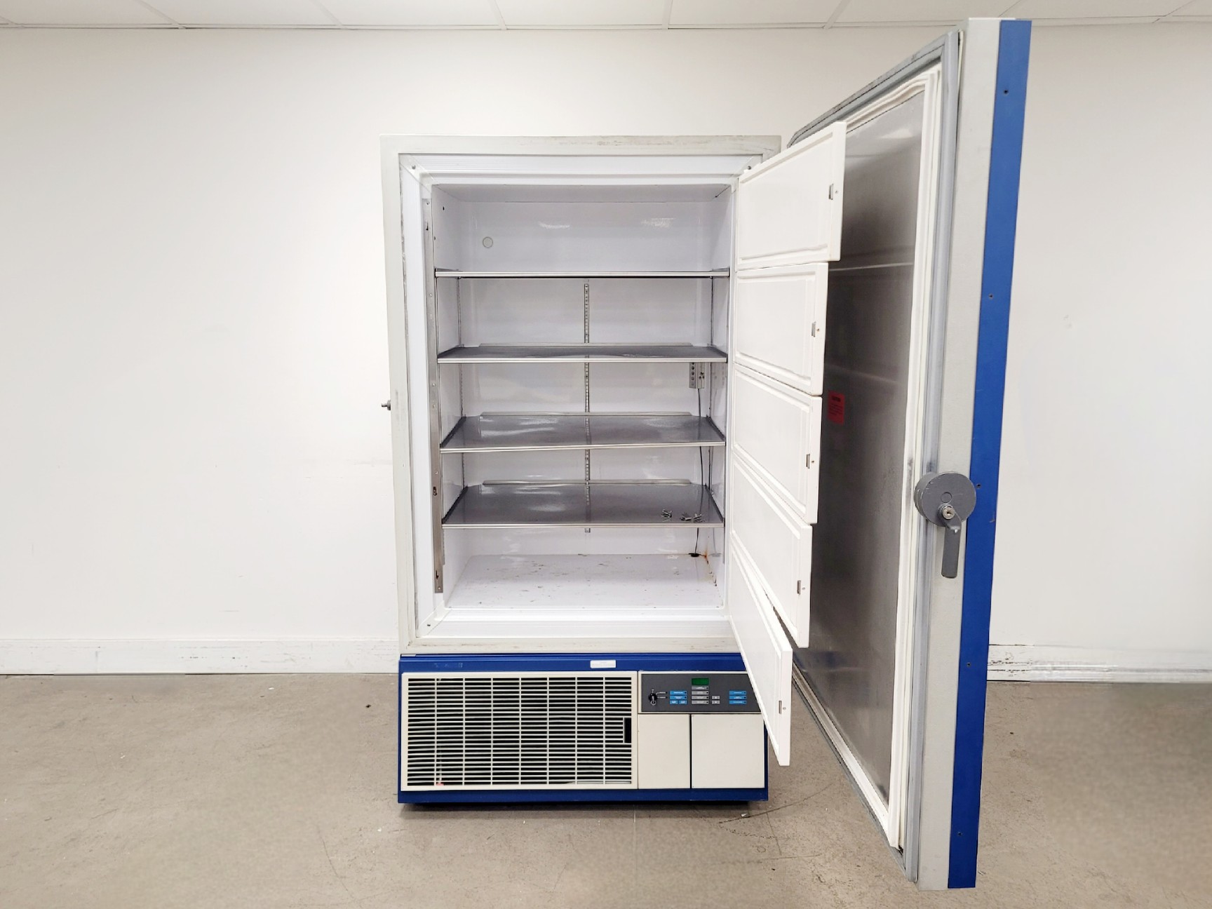 Image of GS Laboratory Equipment LIU-2586W29 -80 Freezer