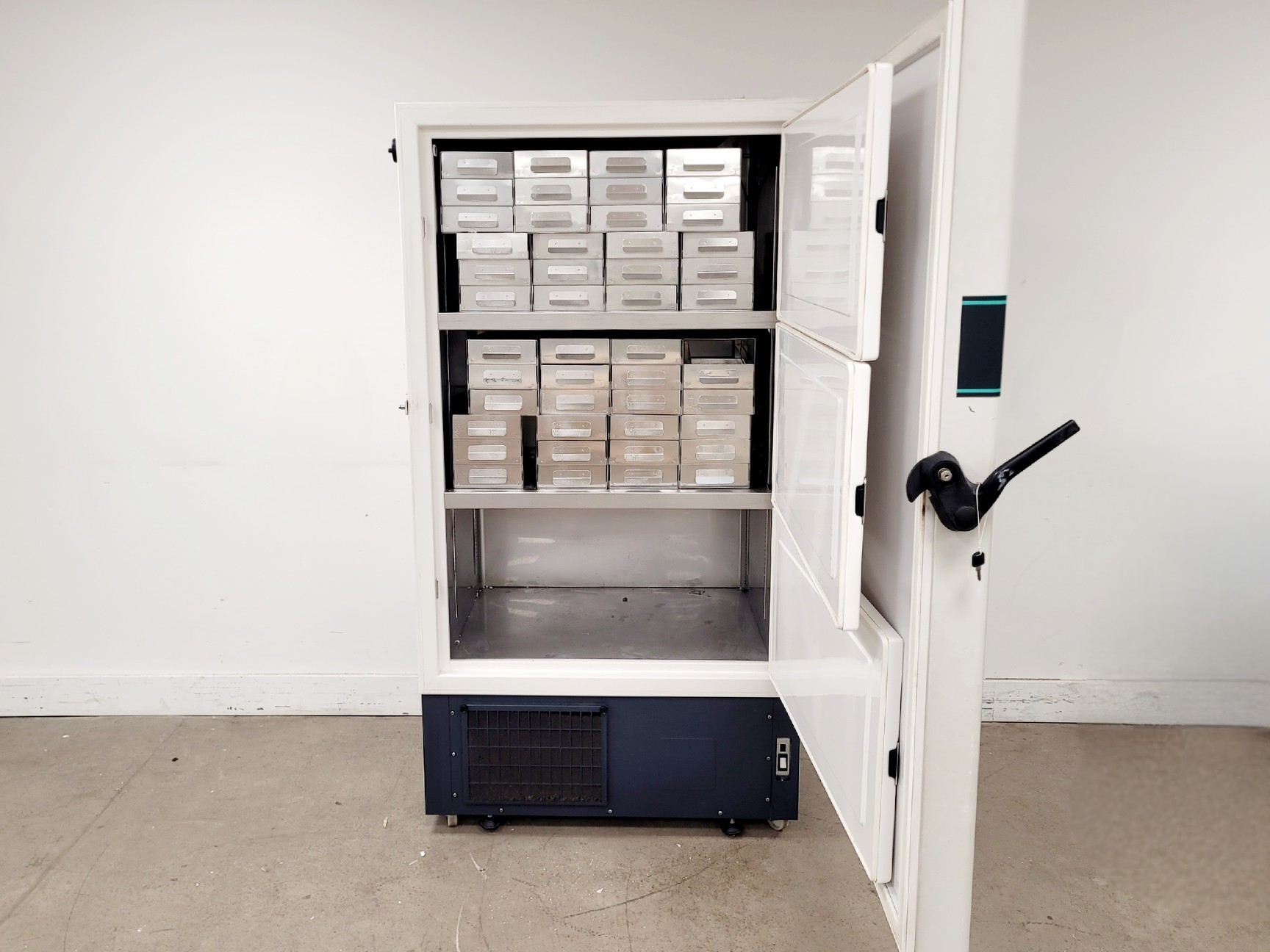 Image of New Brunswick Scientific U725 -86 Ultra Low Temp Freezer