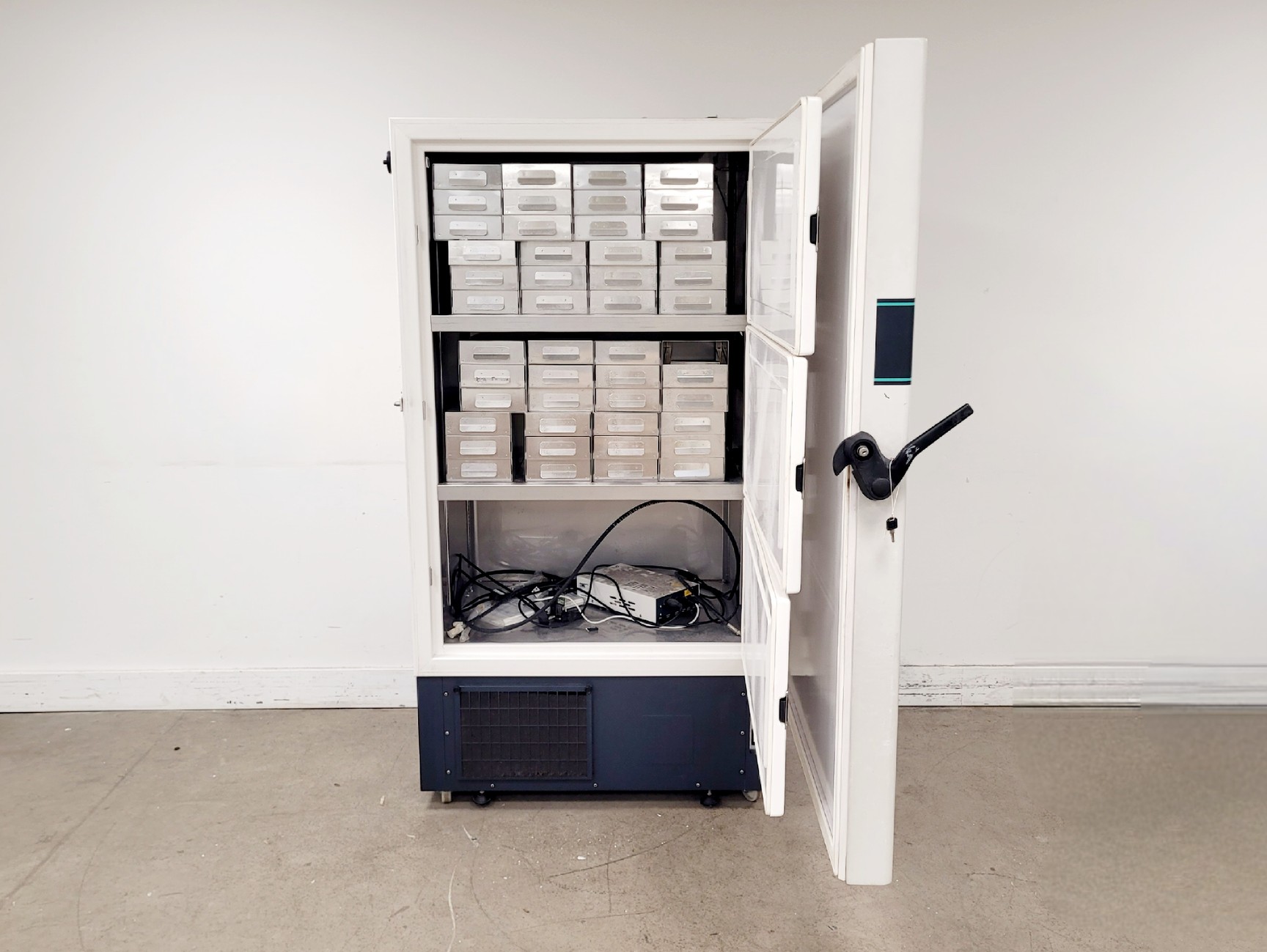 Image of New Brunswick Scientific U725 -86 Ultra Low Temp Freezer