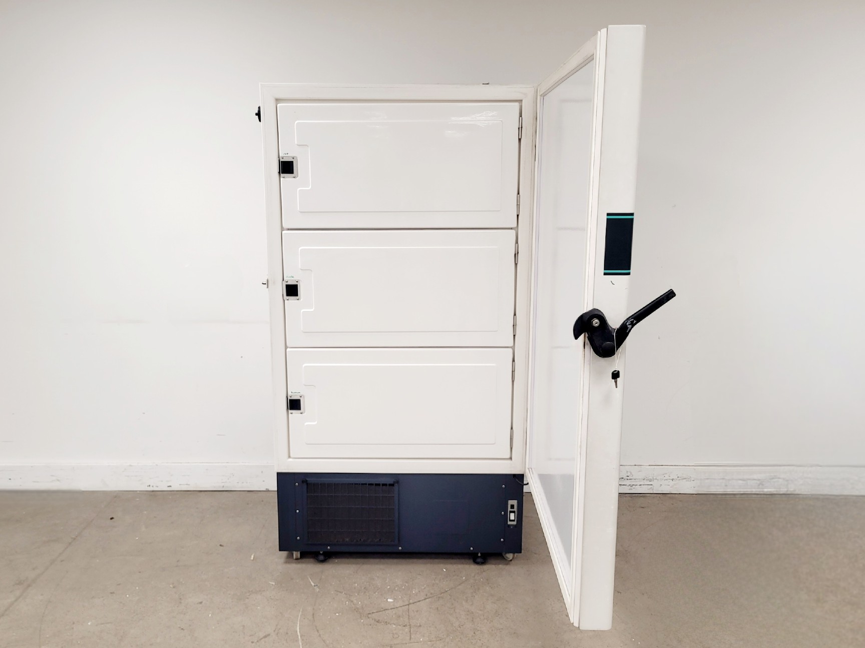 Image of New Brunswick Scientific U725 -86 Ultra Low Temp Freezer