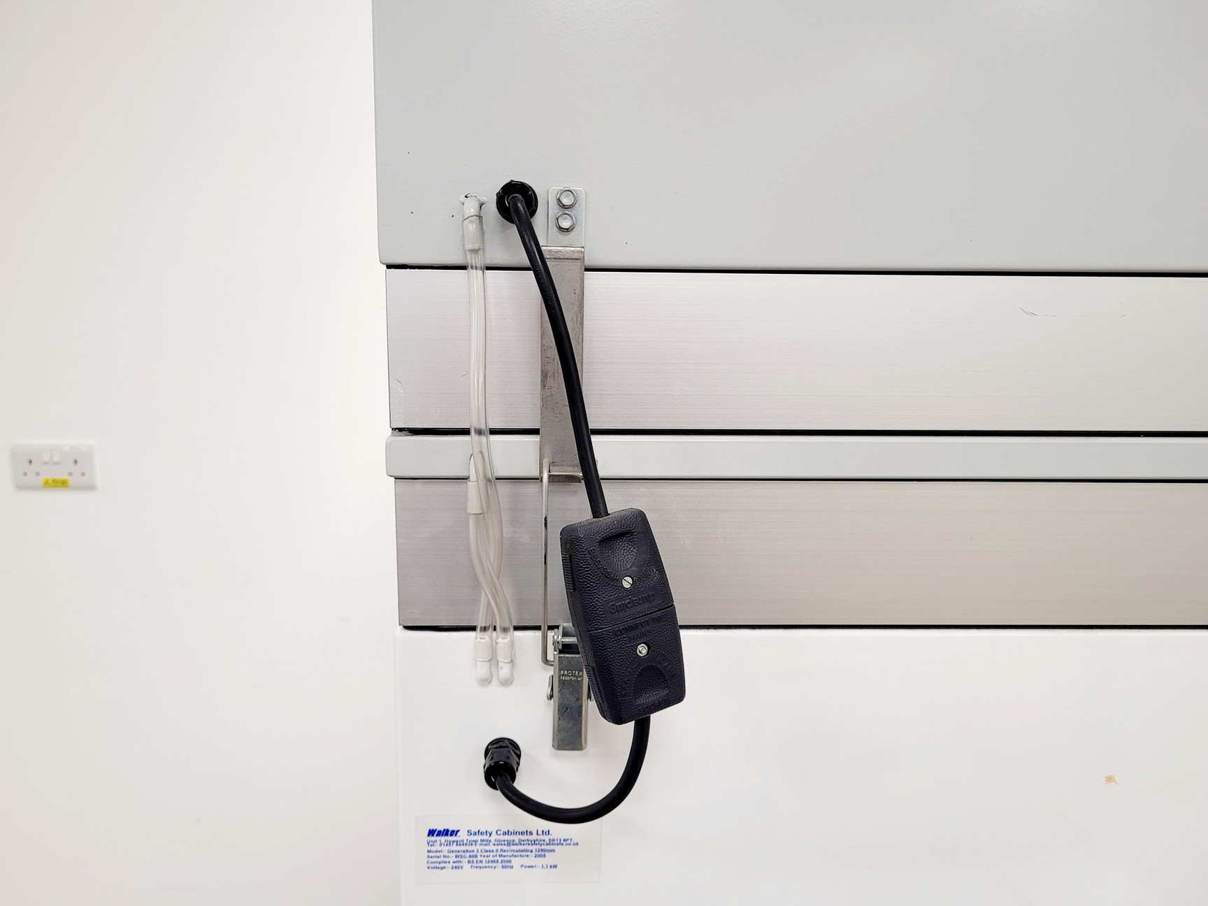 Image of Walker Generation 3 Class II Safety Cabinet 1290mm w/ Stand Lab