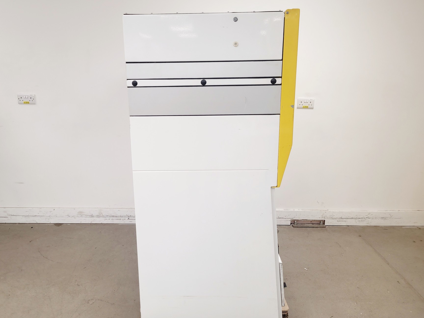 Image of Walker WALKCLII Class II Microbiological Safety Cabinet Lab