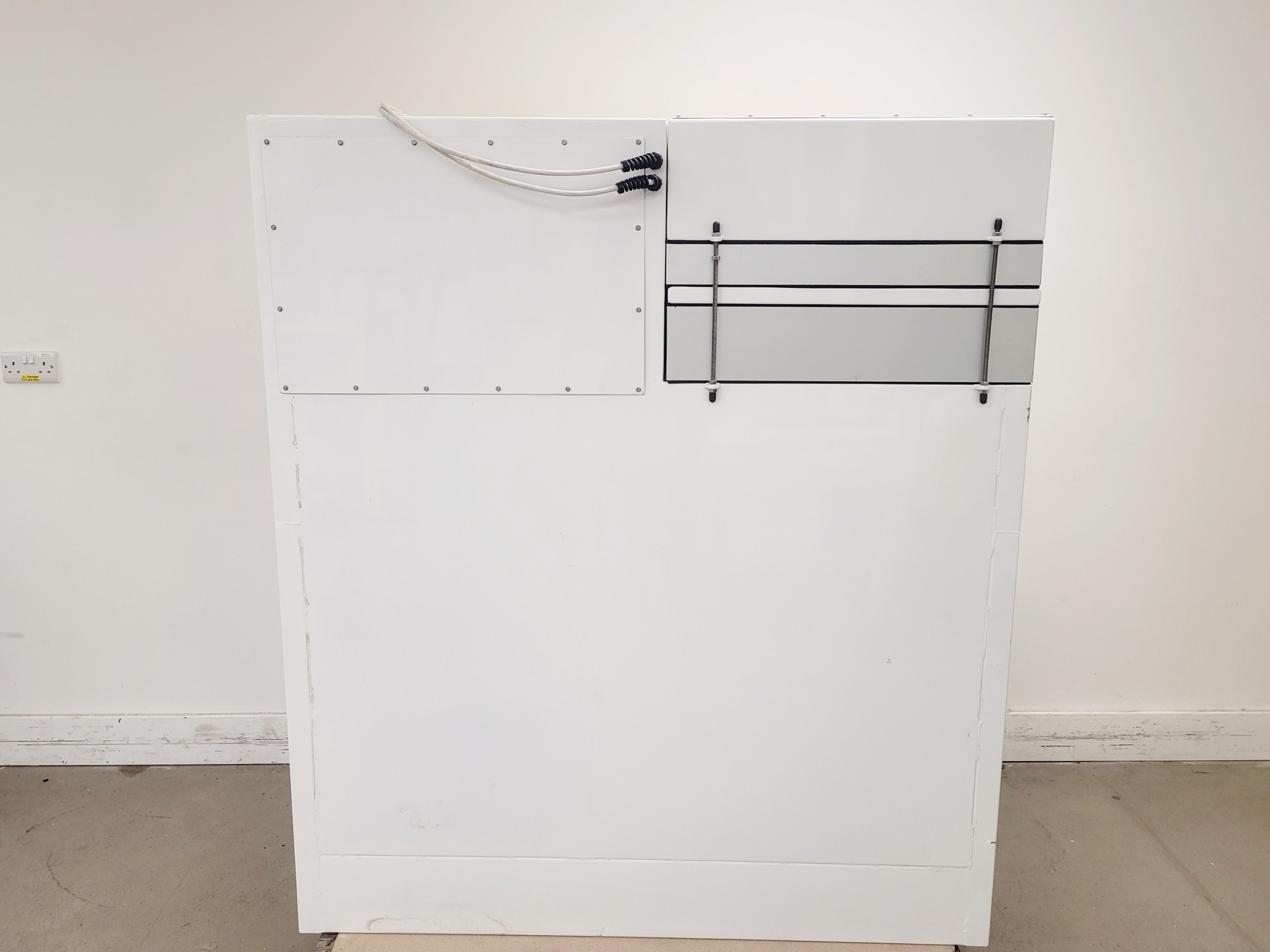 Image of Walker WALKCLII Class II Microbiological Safety Cabinet Lab