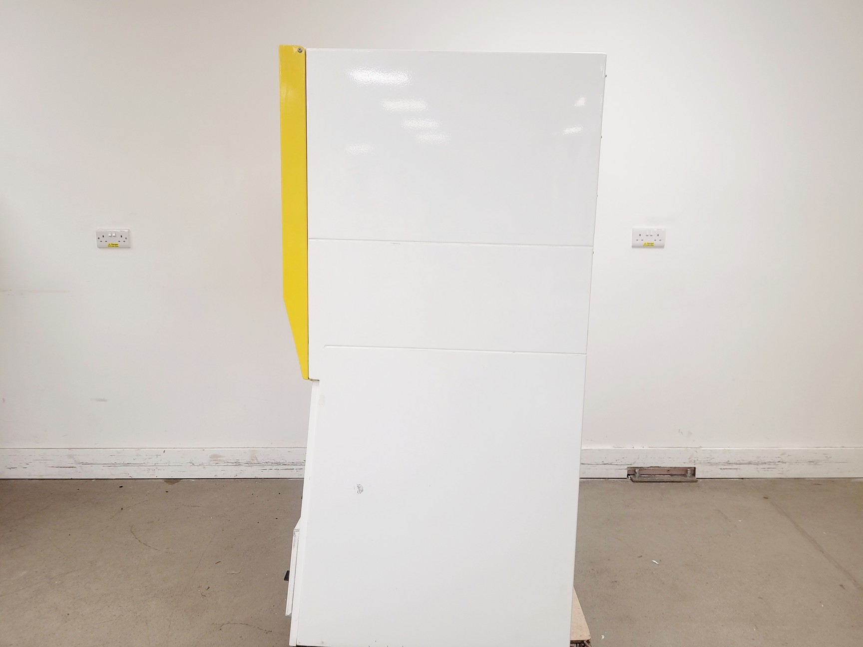 Image of Walker WALKCLII Class II Microbiological Safety Cabinet Lab