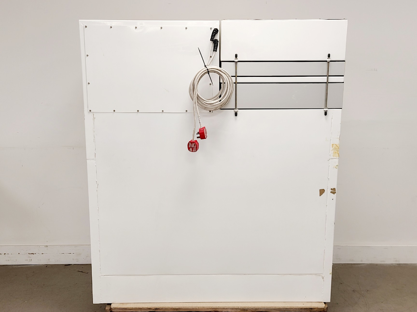 Image of Walker WALKCLII Class II Microbiological Safety Cabinet Lab