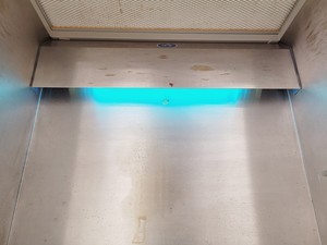 Thumbnail image of Heraeus Laminair HV Mini Laminar Flow Workstation Lab