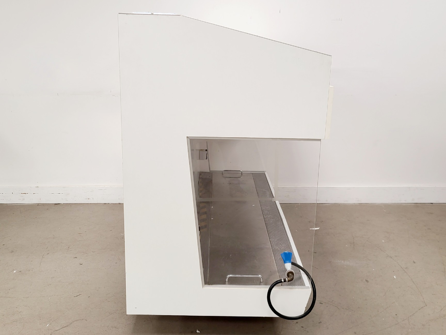 Image of Microflow Laminar Flow Workstation Model VLF 20136 Lab