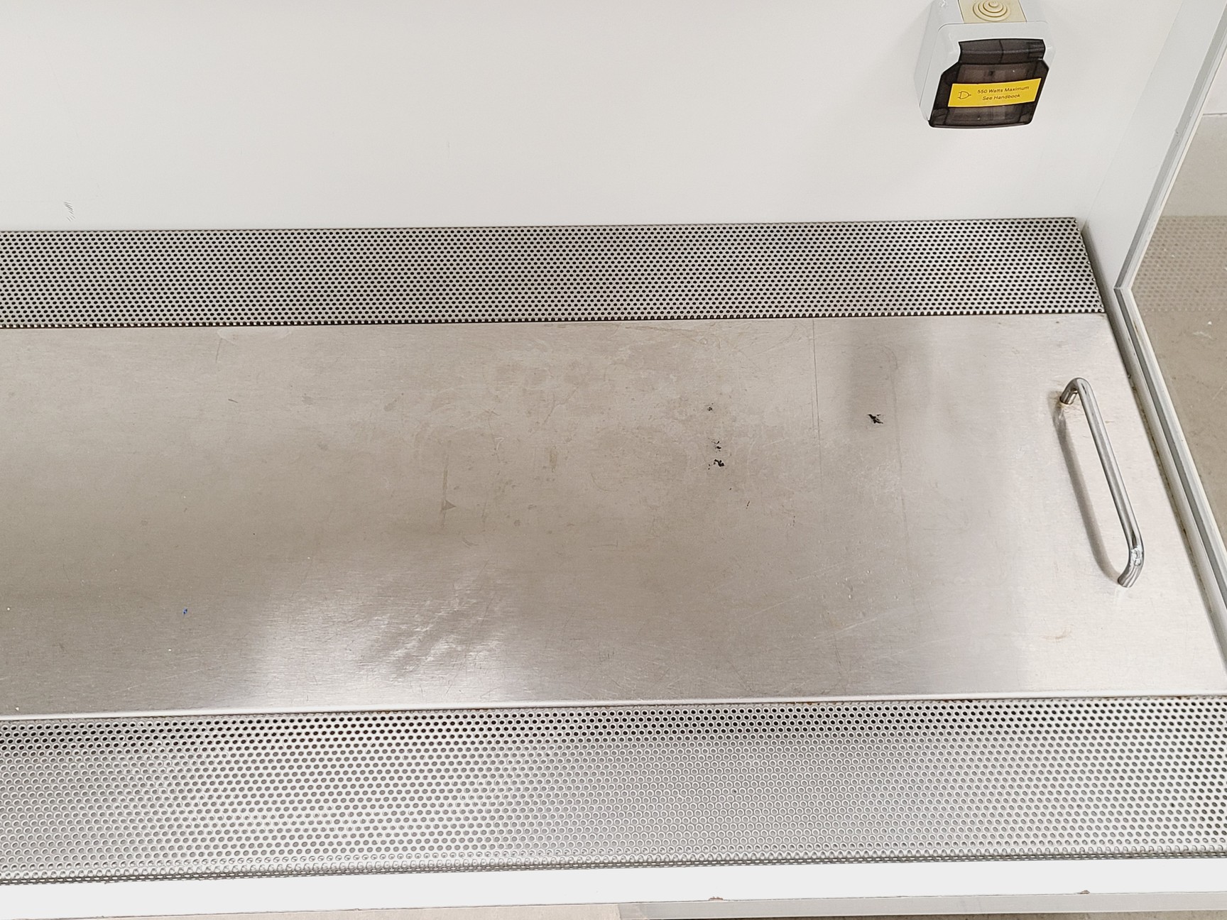 Image of Microflow Laminar Flow Workstation Model VLF 20136 Lab
