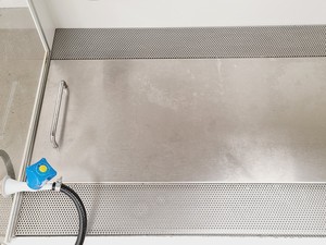 Thumbnail image of Microflow Laminar Flow Workstation Model VLF 20136 Lab