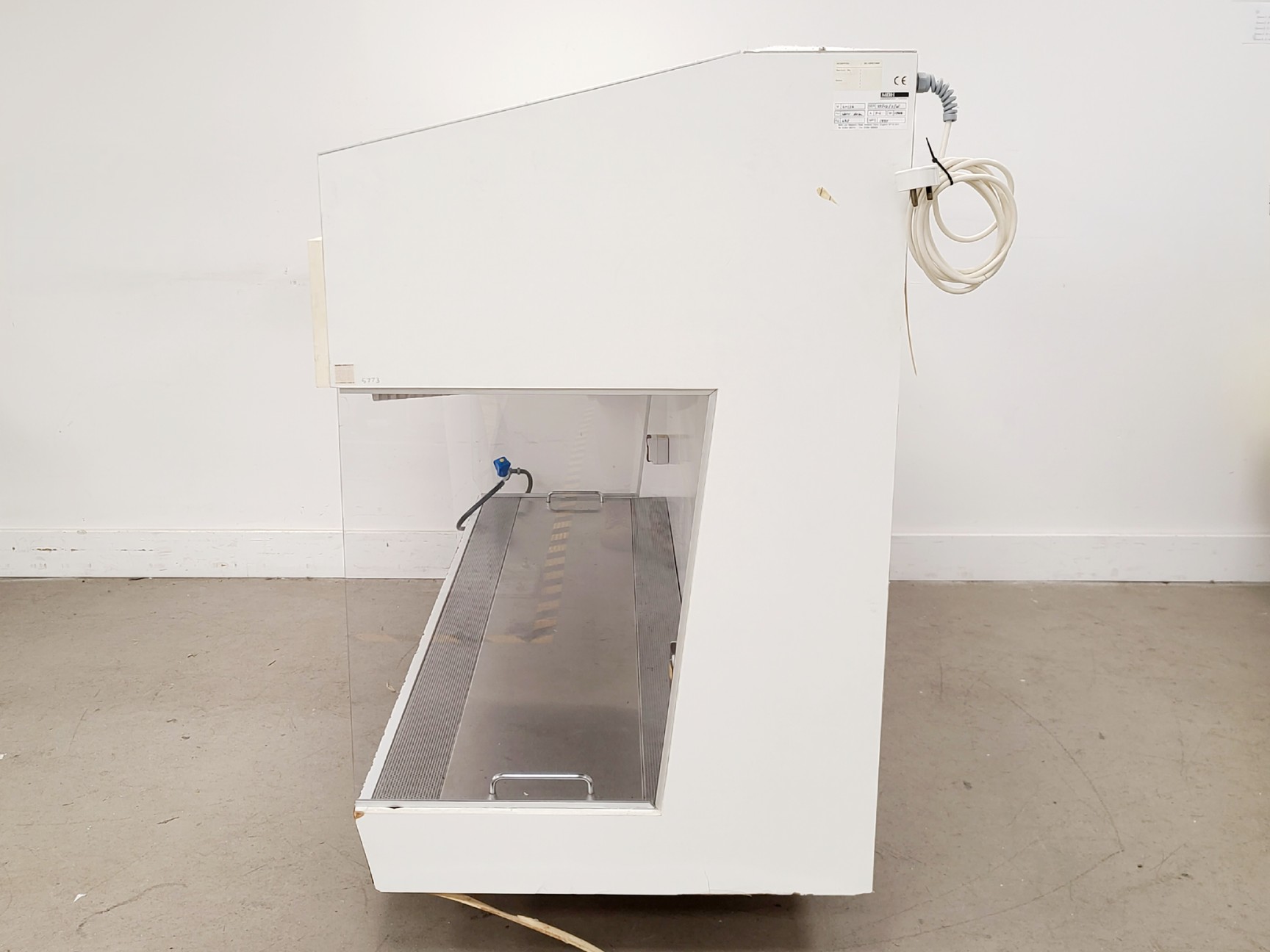 Image of Microflow Laminar Flow Workstation Model VLF 20136 Lab