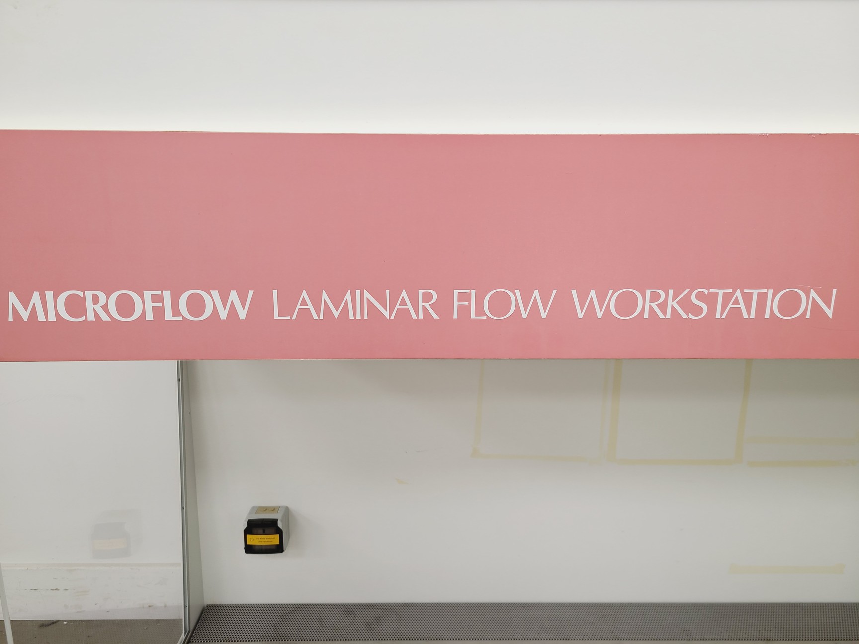 Image of Microflow Laminar Flow Workstation Model VLF 20136 Lab
