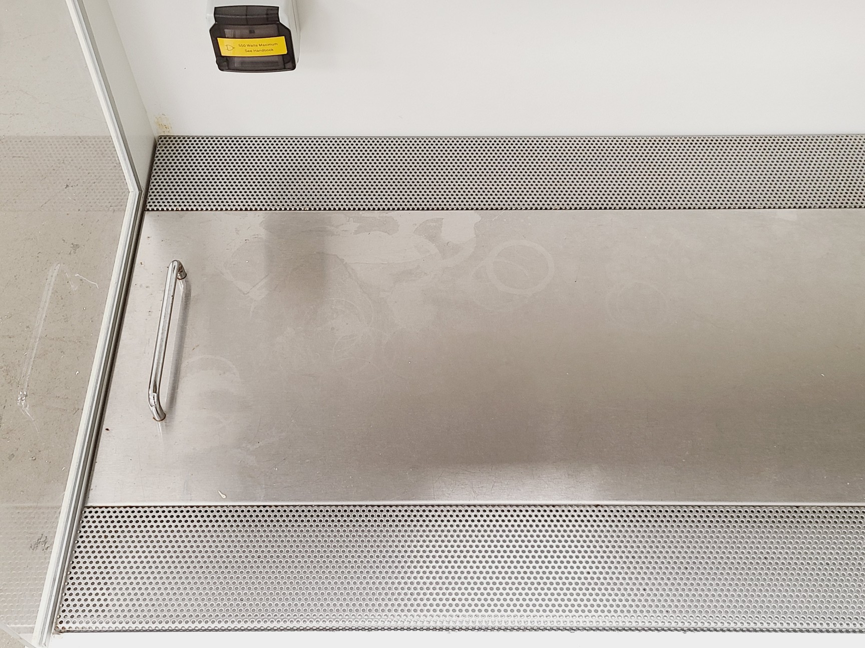 Image of Microflow Laminar Flow Workstation Model VLF 20136 Lab