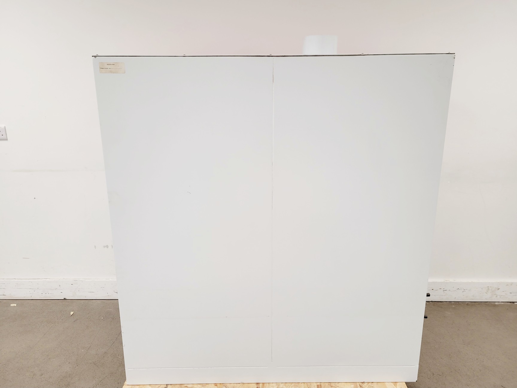 Image of Microflow Laminar Flow Cabinet Model VLF 256141L w/ StandLab