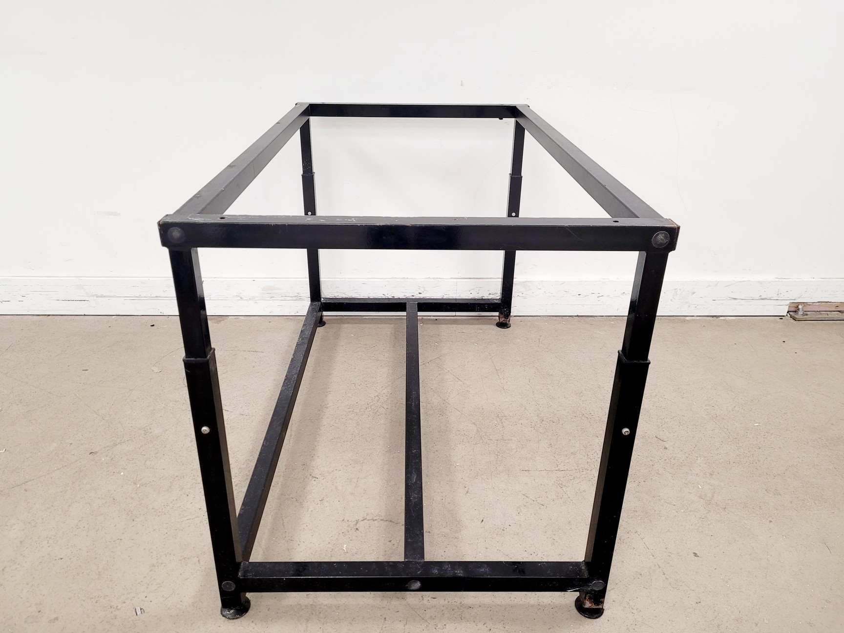 Image of Microflow Laminar Flow Cabinet Model VLF 256141L w/ StandLab