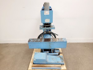Image of Avery Denison 7225 Testing Machine 2000KN Spares/Repair