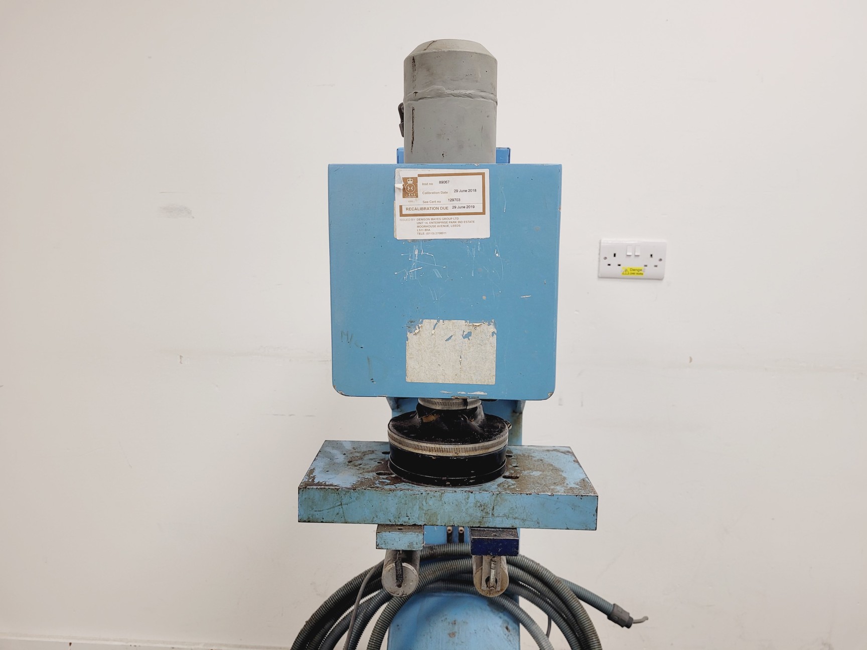 Image of Avery Denison 7225 Testing Machine 2000KN Spares/Repair