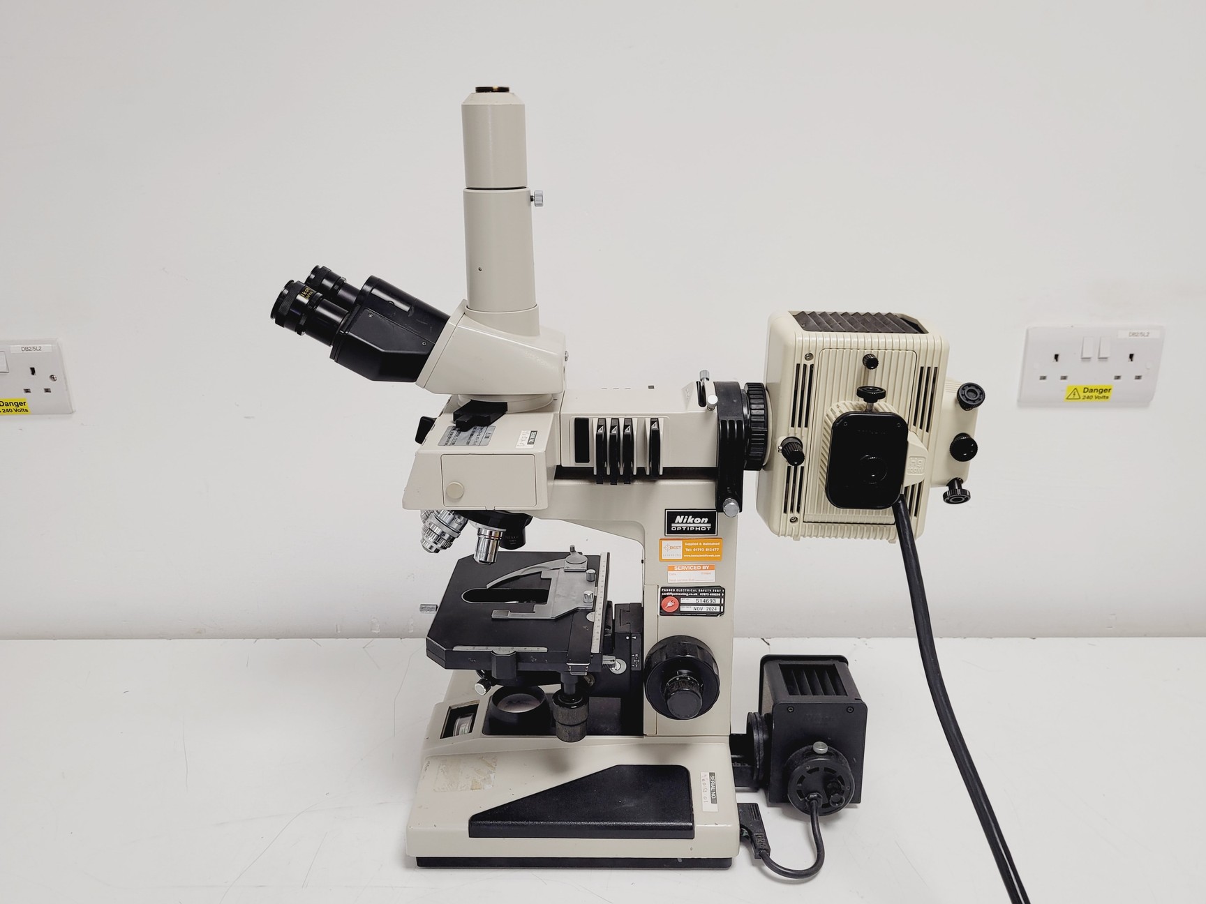 Image of Nikon EFD-3 Inverted Microscope w/ Zeiss Axiocam & 5 x Objectives 4/10/20/40 Flu