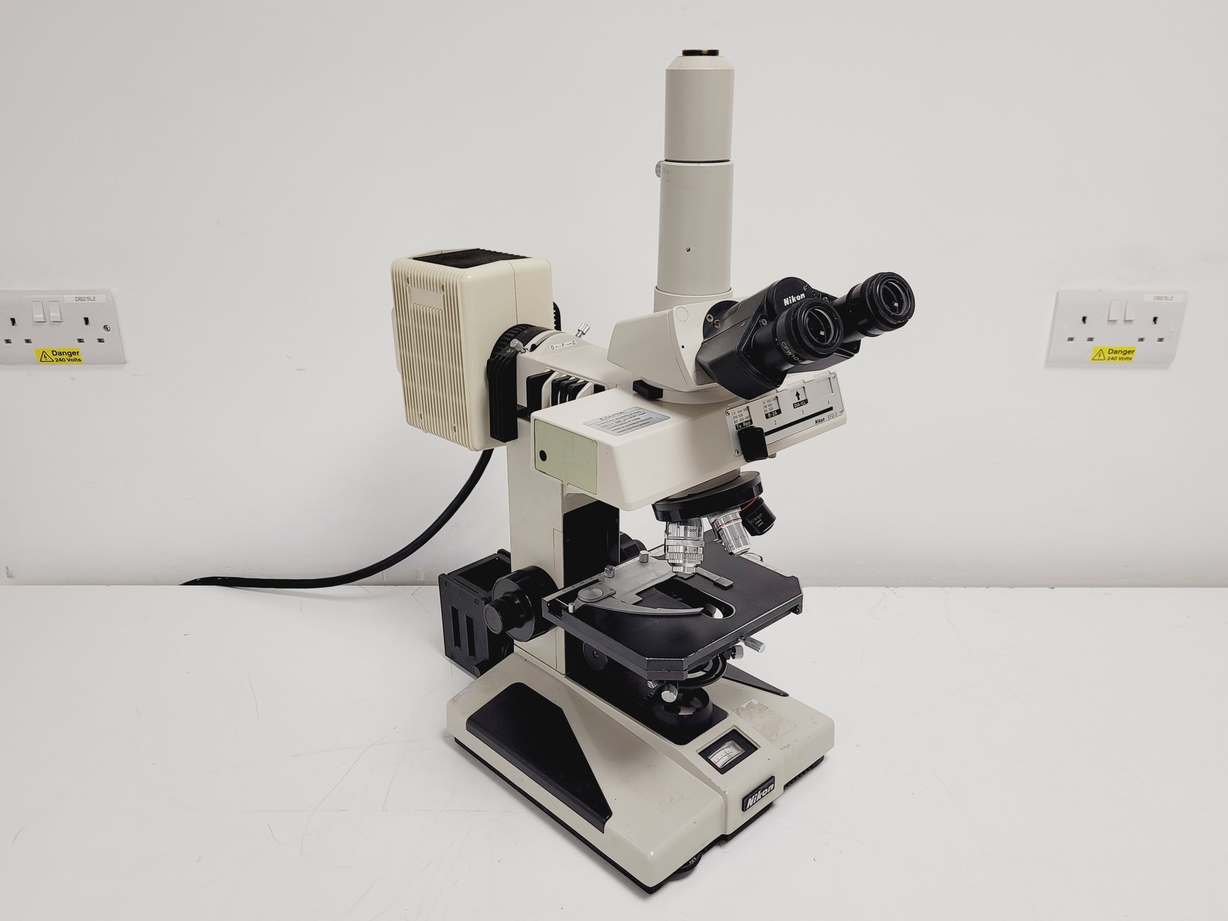 Image of Nikon EFD-3 Inverted Microscope w/ Zeiss Axiocam & 5 x Objectives 4/10/20/40 Flu