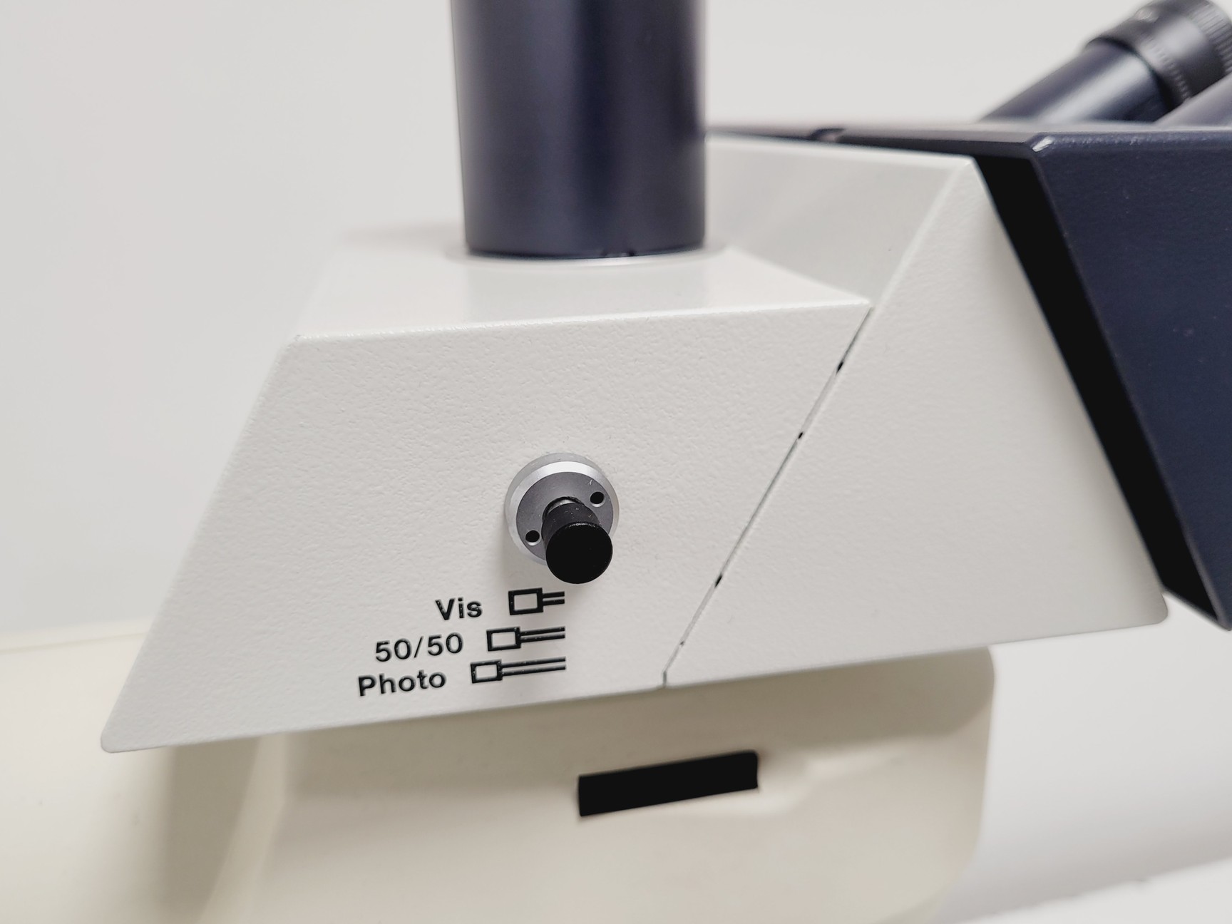 Image of Leica DMLB 020-519.500 Microscope w/ 20/40/100x Objectives Lab
