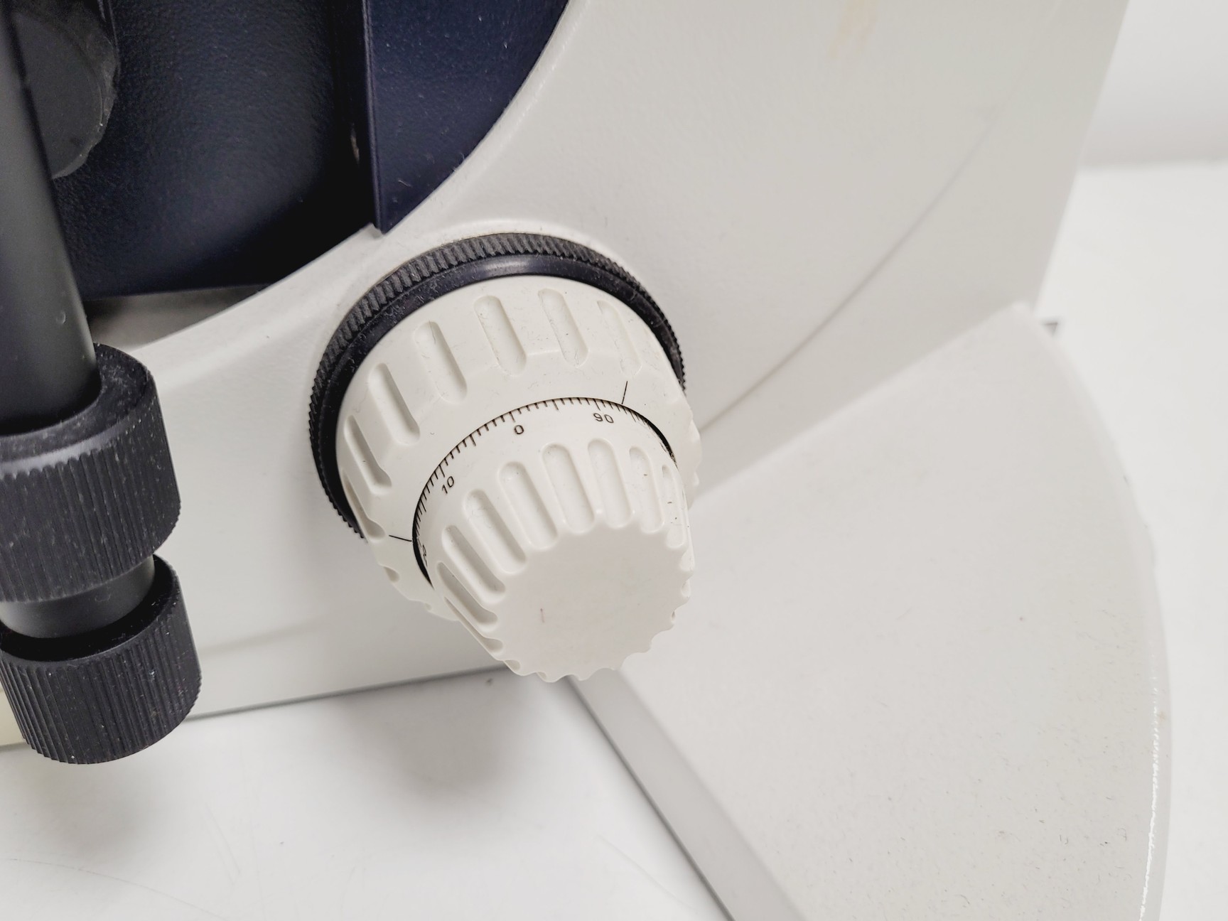 Image of Leica DMLB 020-519.500 Microscope w/ 20/40/100x Objectives Lab