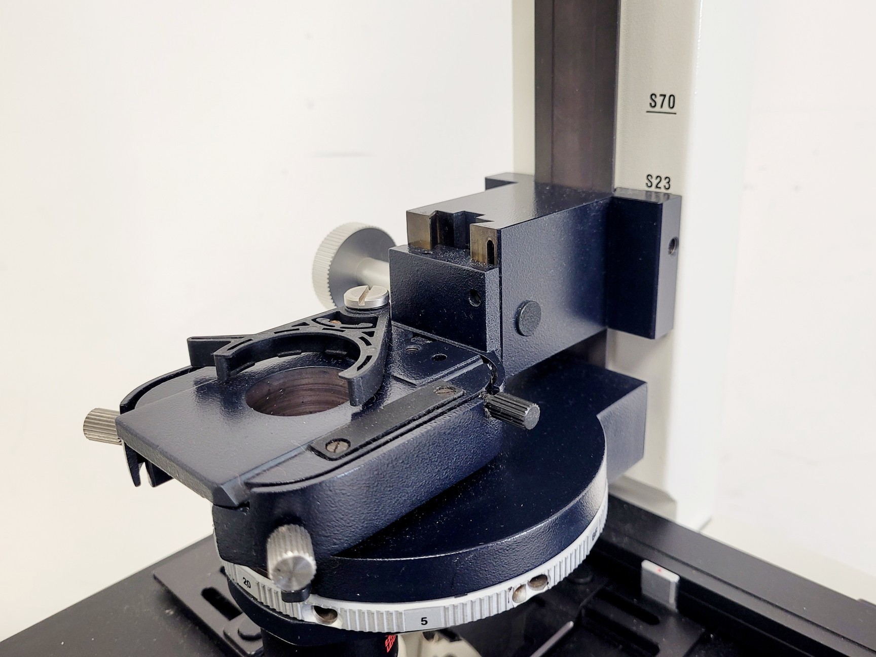 Image of Leica DM IRBE Inverted Microscope Spares/Repair Lab