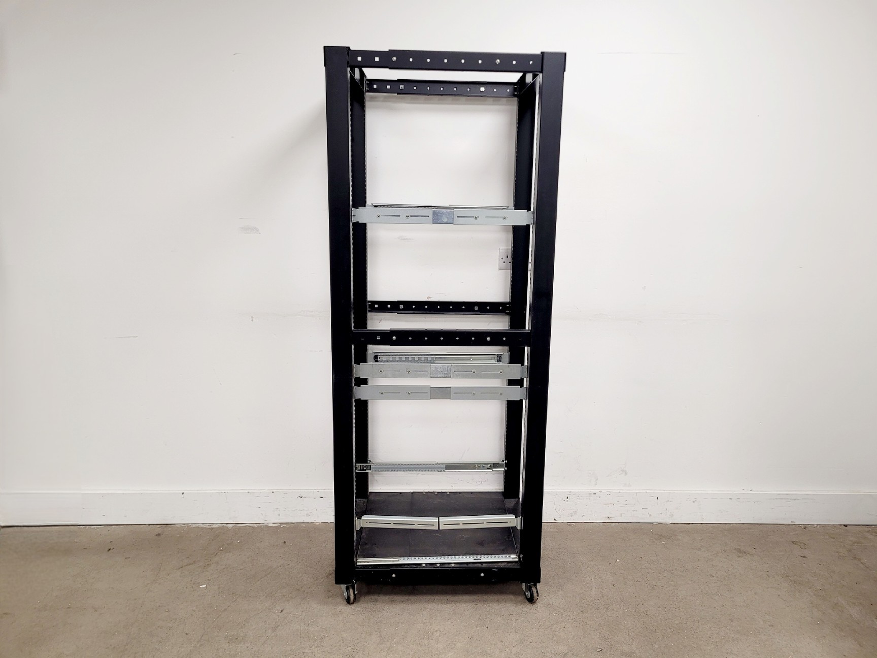 Image of StarTech.com Server Rack 70D x 57W x 180H cm