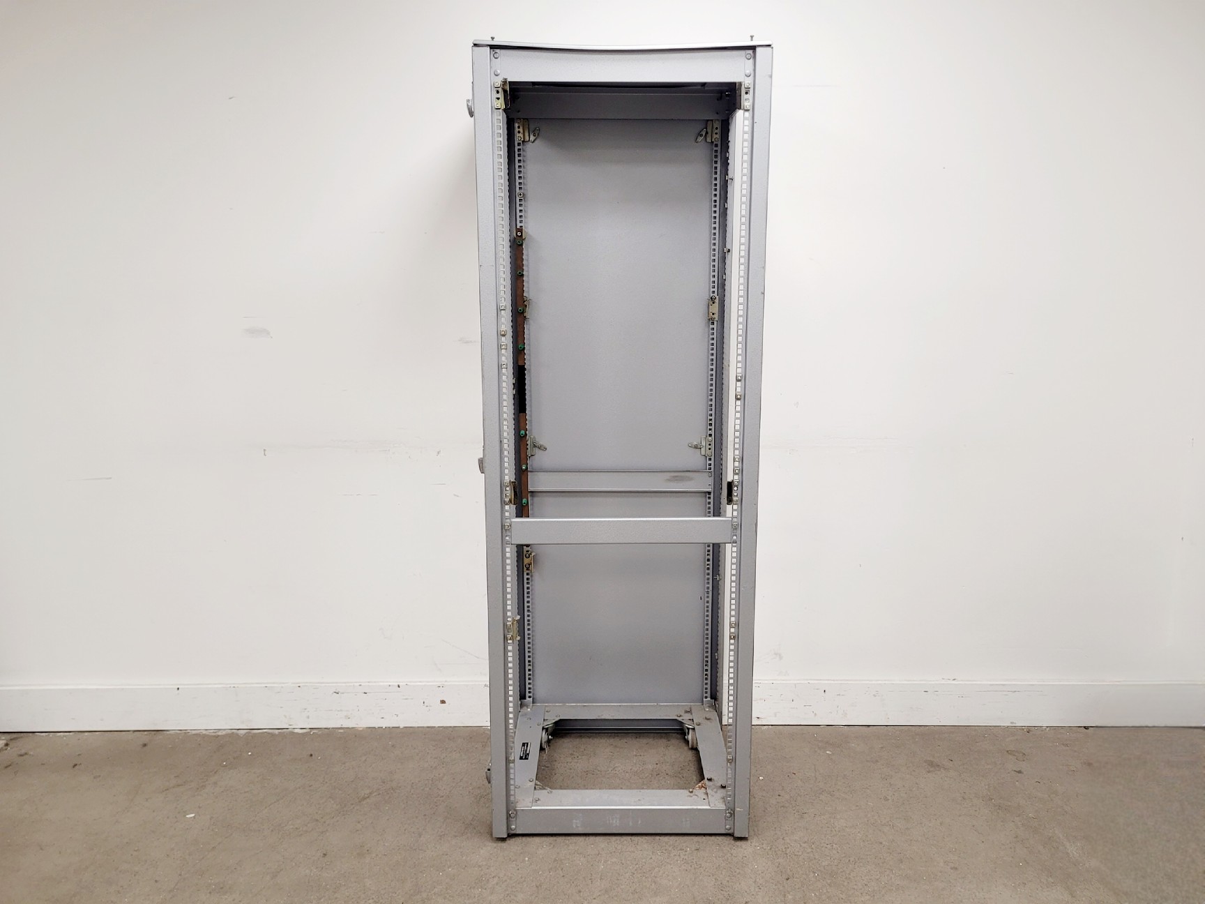 Image of Widney Dorlec Server Rack 65W x 57D x 189H cm