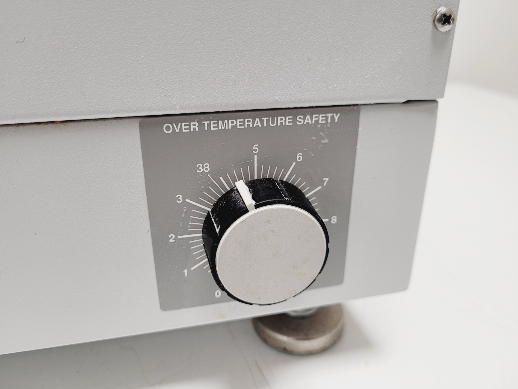 Image of LabNet Model 311DS Shaking Incubator Lab