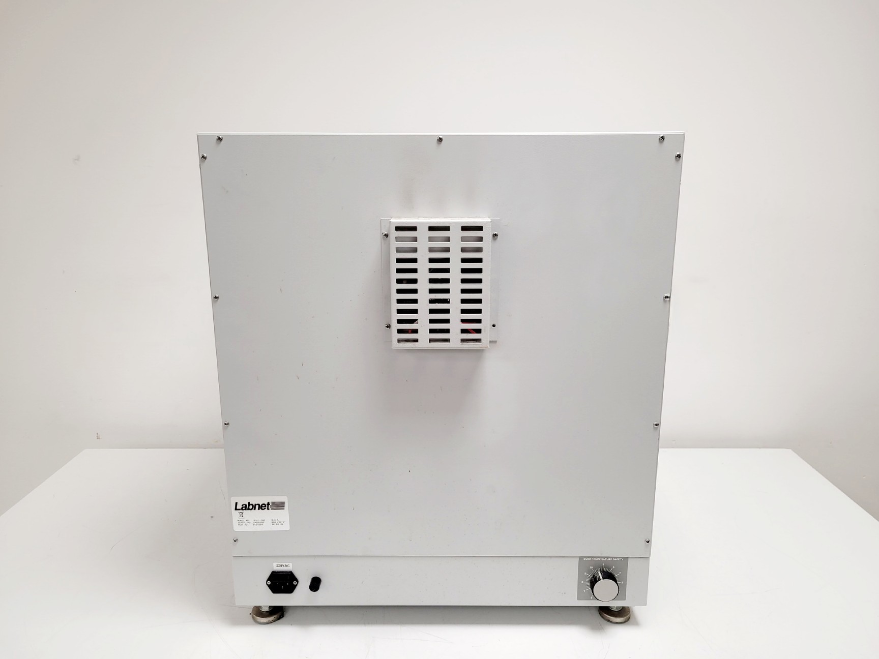 Image of LabNet Model 311DS Shaking Incubator Lab