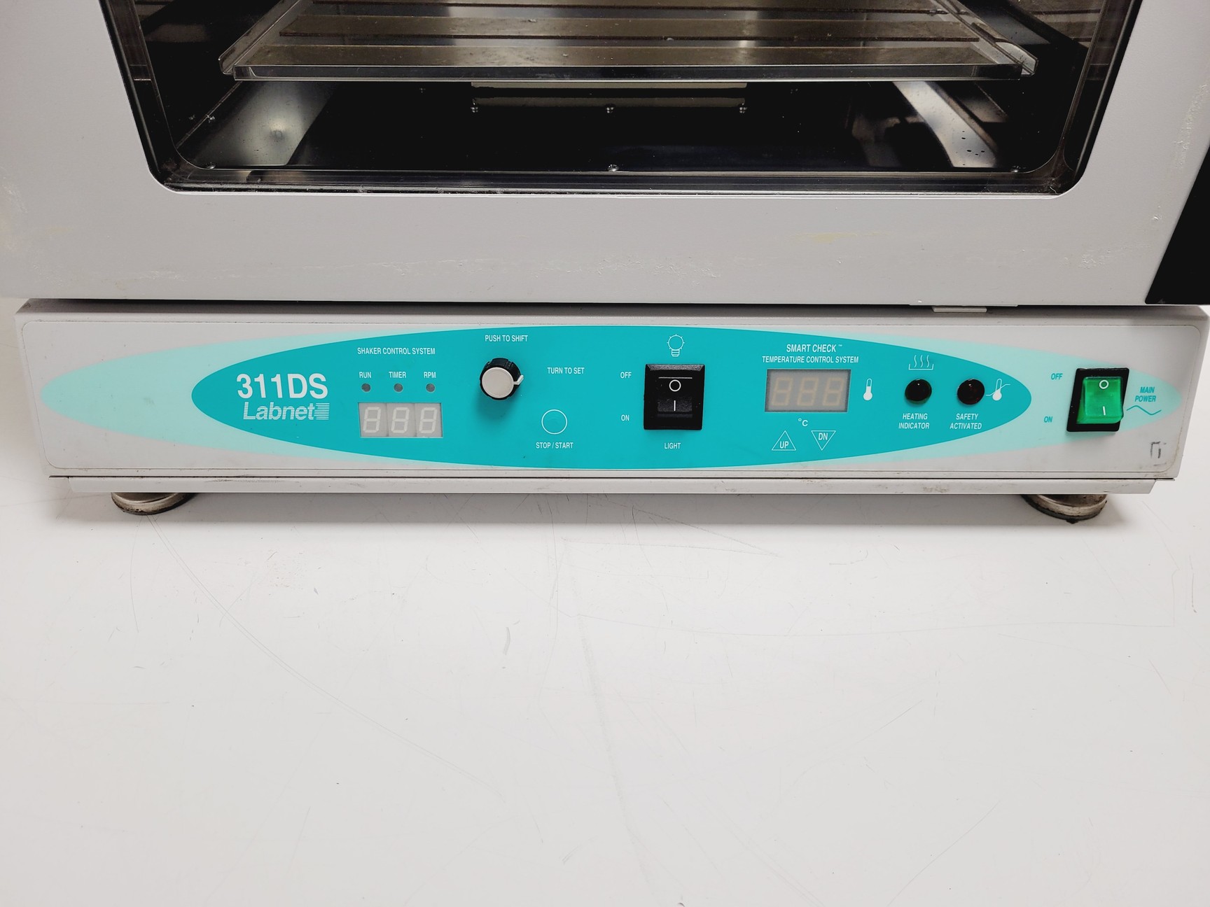 Image of LabNet Model 311DS Shaking Incubator Lab