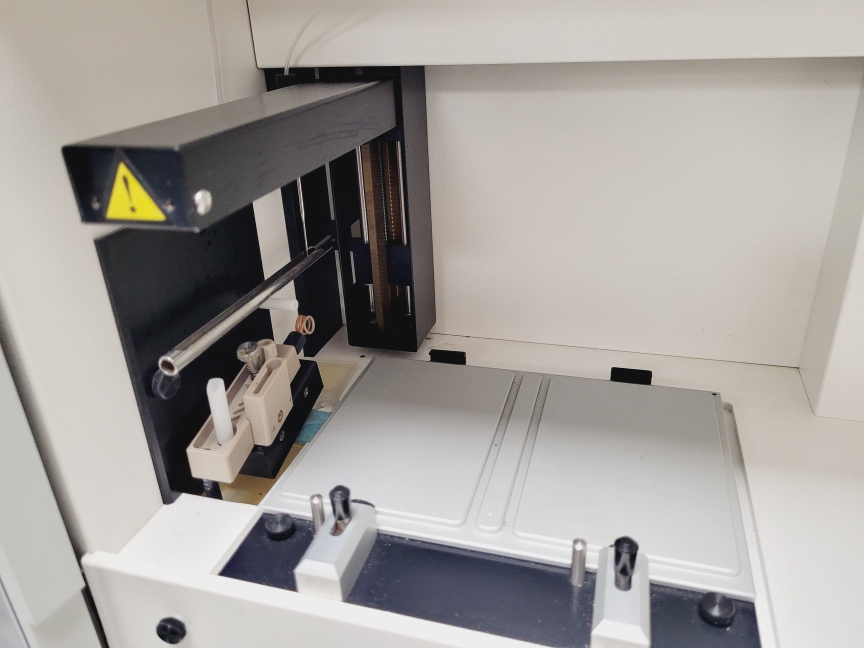 Image of Biosensor BIAcore 2000 Code BR-1002-25 SPR System Lab