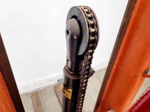 Thumbnail image of Hudswell Sherpa Model 300 Manual Hydraulic Lifter Stacker