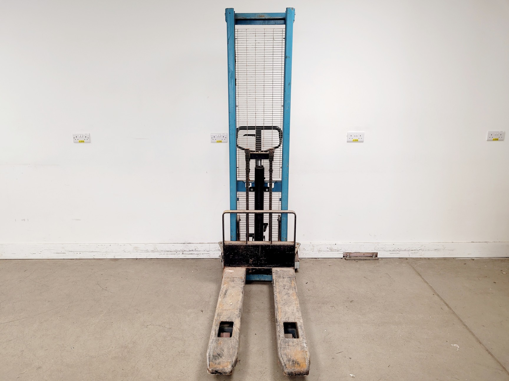 Image of HanseLifter Manual Stacker Model SDJ1516-01