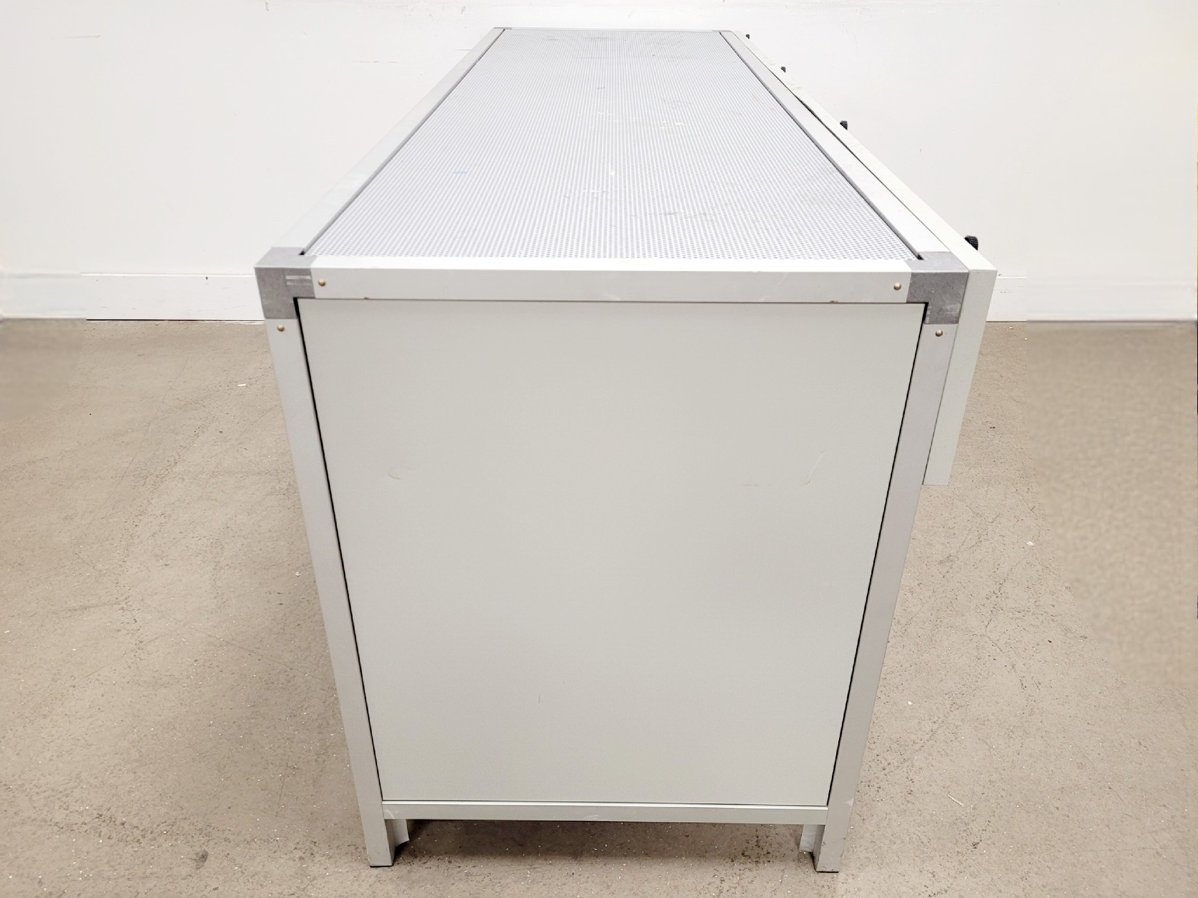 Image of AirBench Model EX186584 Downdraught Extractor Bench laB