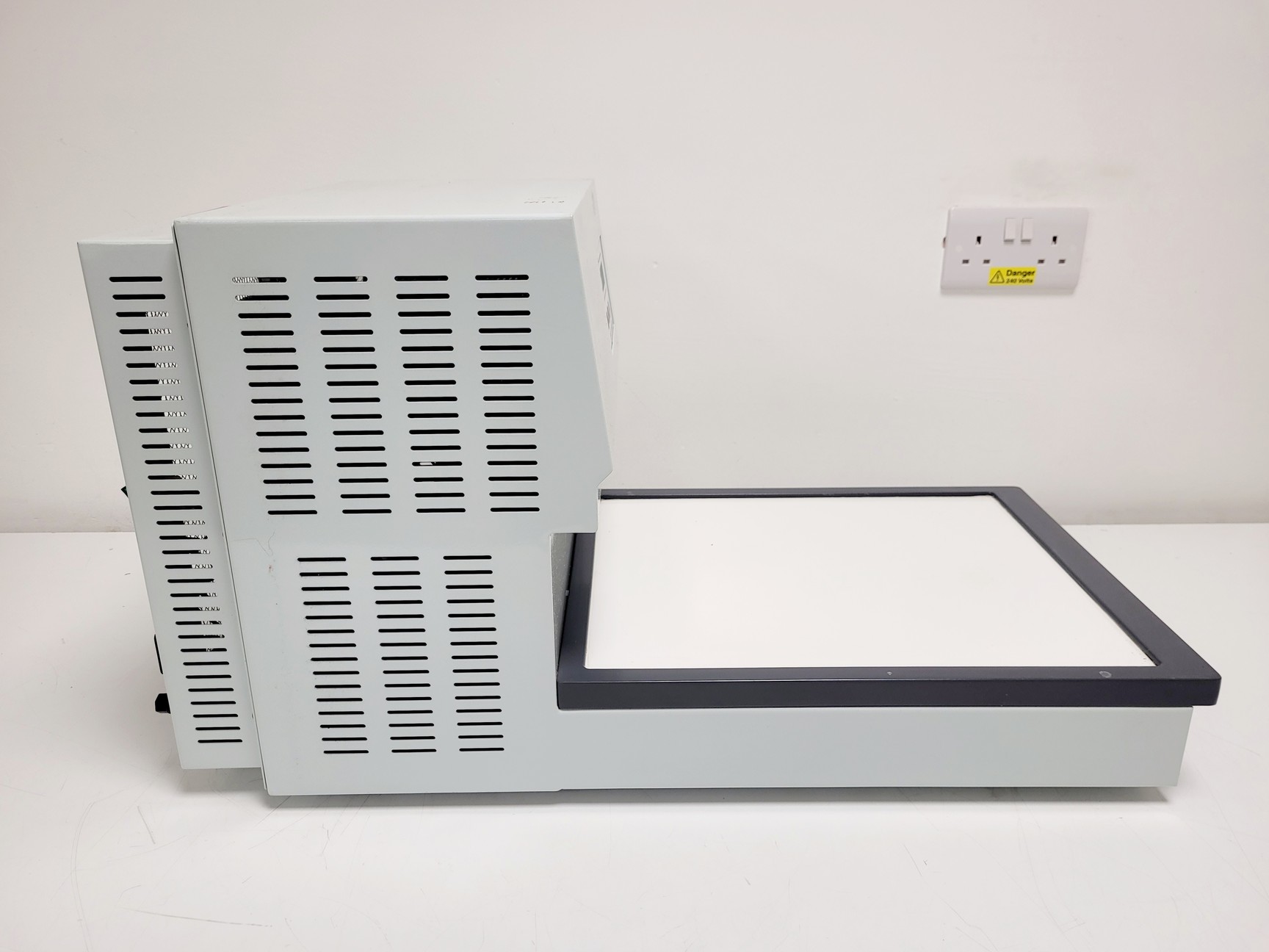 Image of KEDEE KD-BM & BL Tissue Embedding & Cooling System Lab